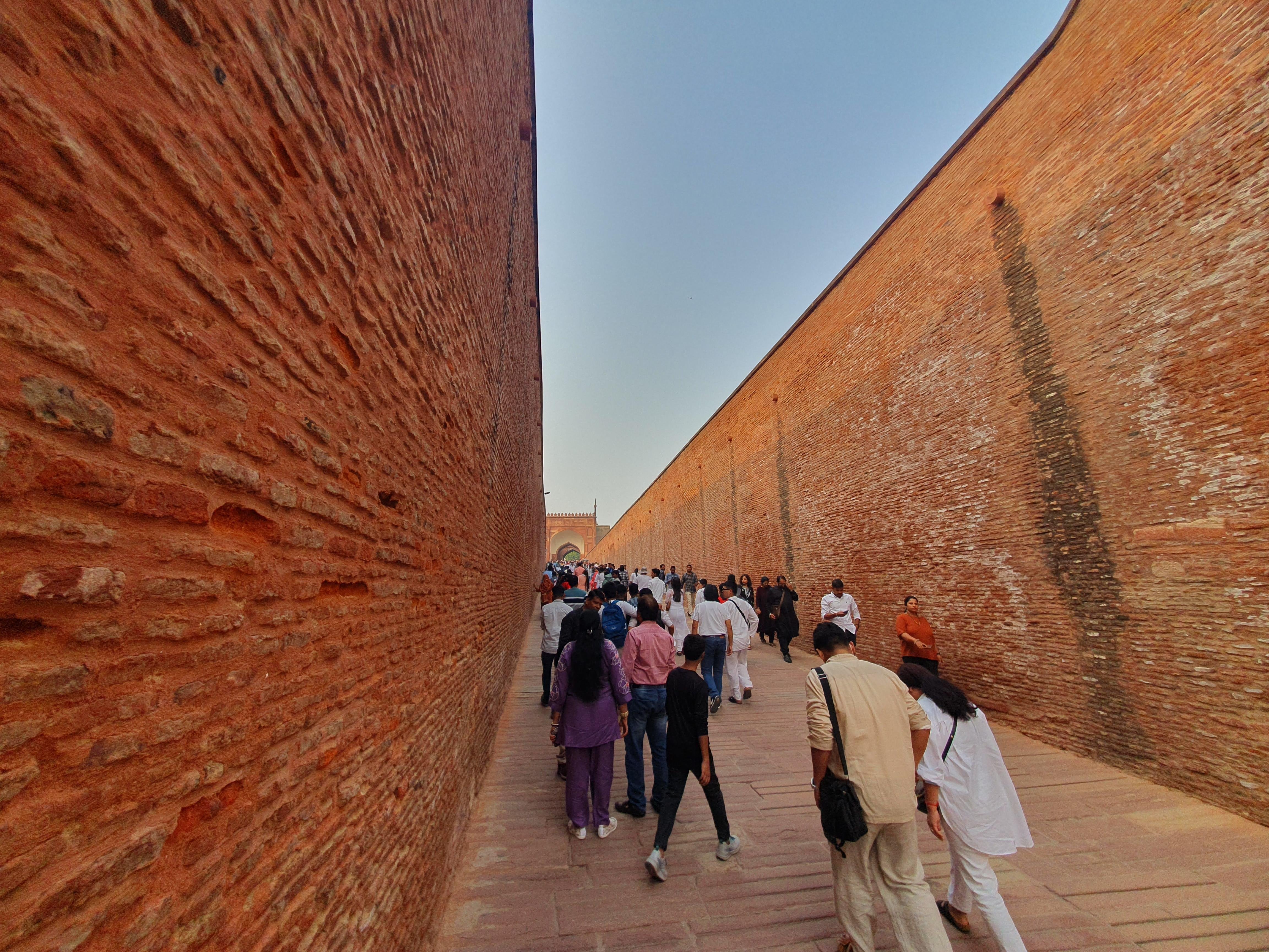 Delhi to Taj Mahal & Agra Fort Day Trip by Express Train with Photographer