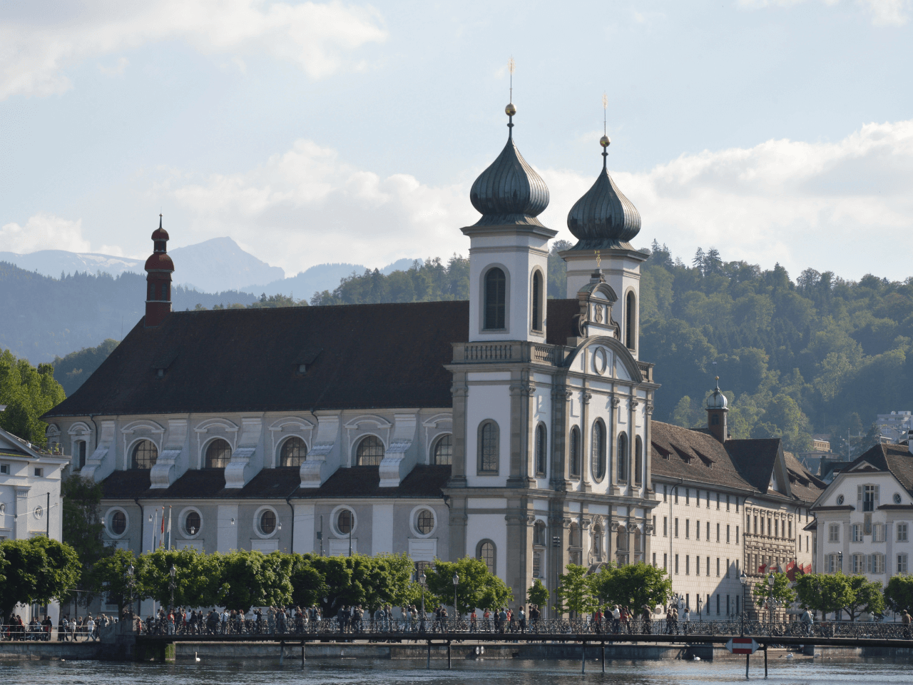 Private Alpine Excursion: Mount Titlis & Lucerne