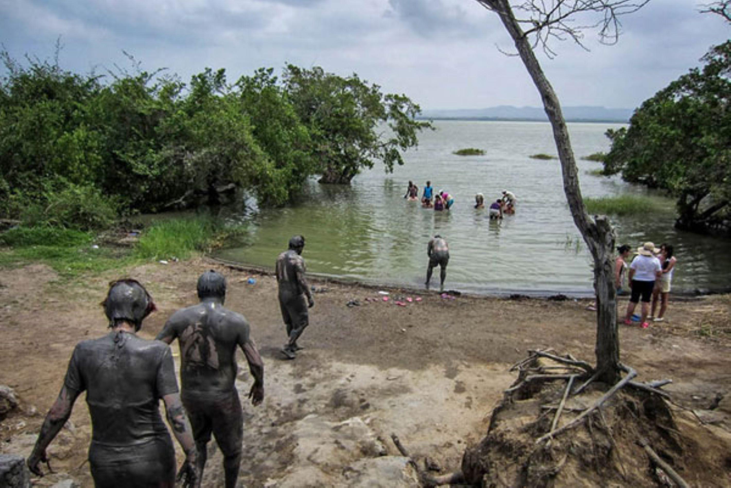 Totumo Mud Volcano & Beach Club Day Trip