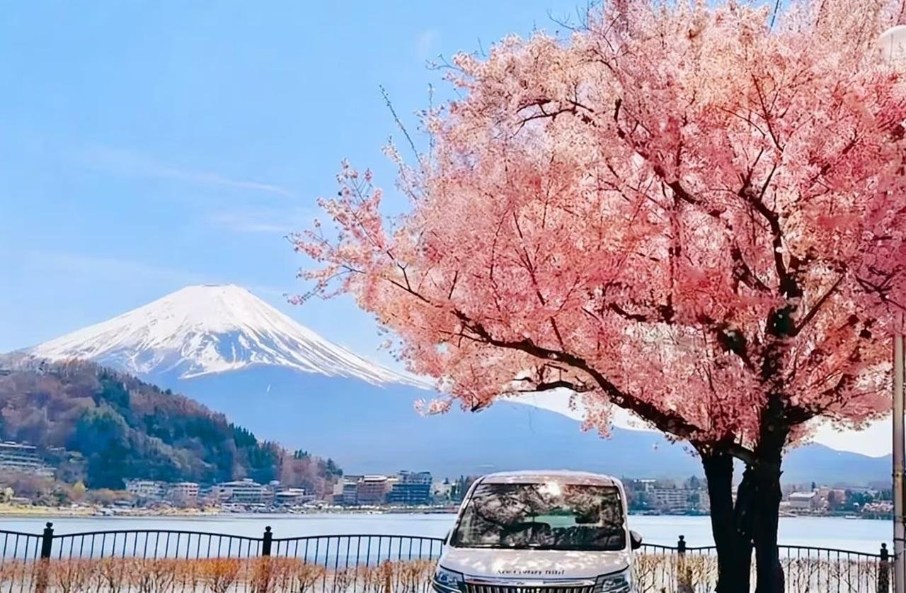 Mt. Fuji & Lake Kawaguchiko Full-Day Tour with Ropeway & Matcha