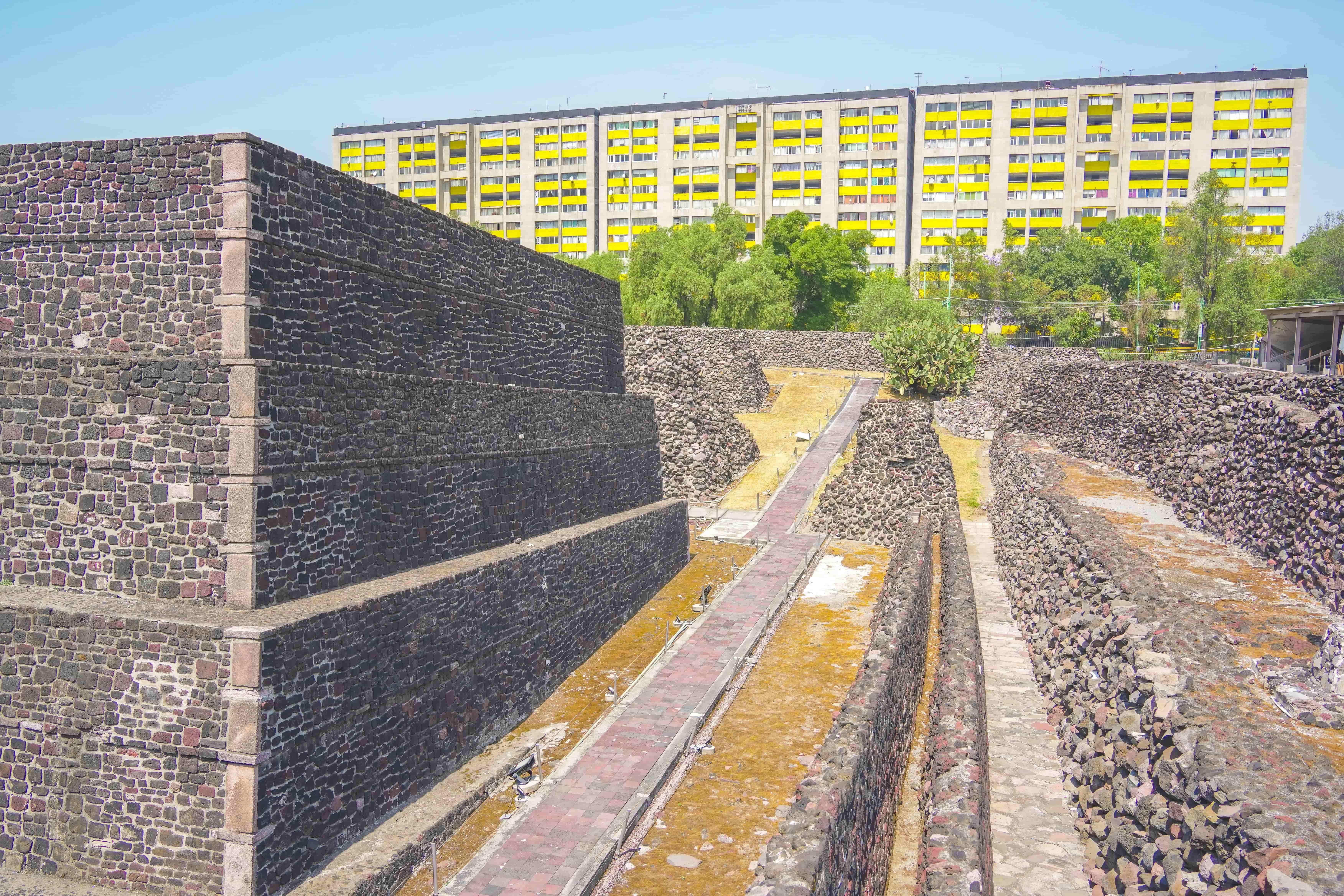 Teotihuacan, Tlatelolco & Guadalupe Shrine Full-Day Tour