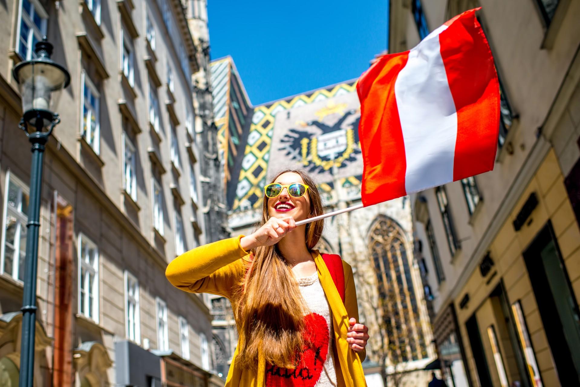 Vienna Old Town Walking Tour with Hofburg & St. Stephen's