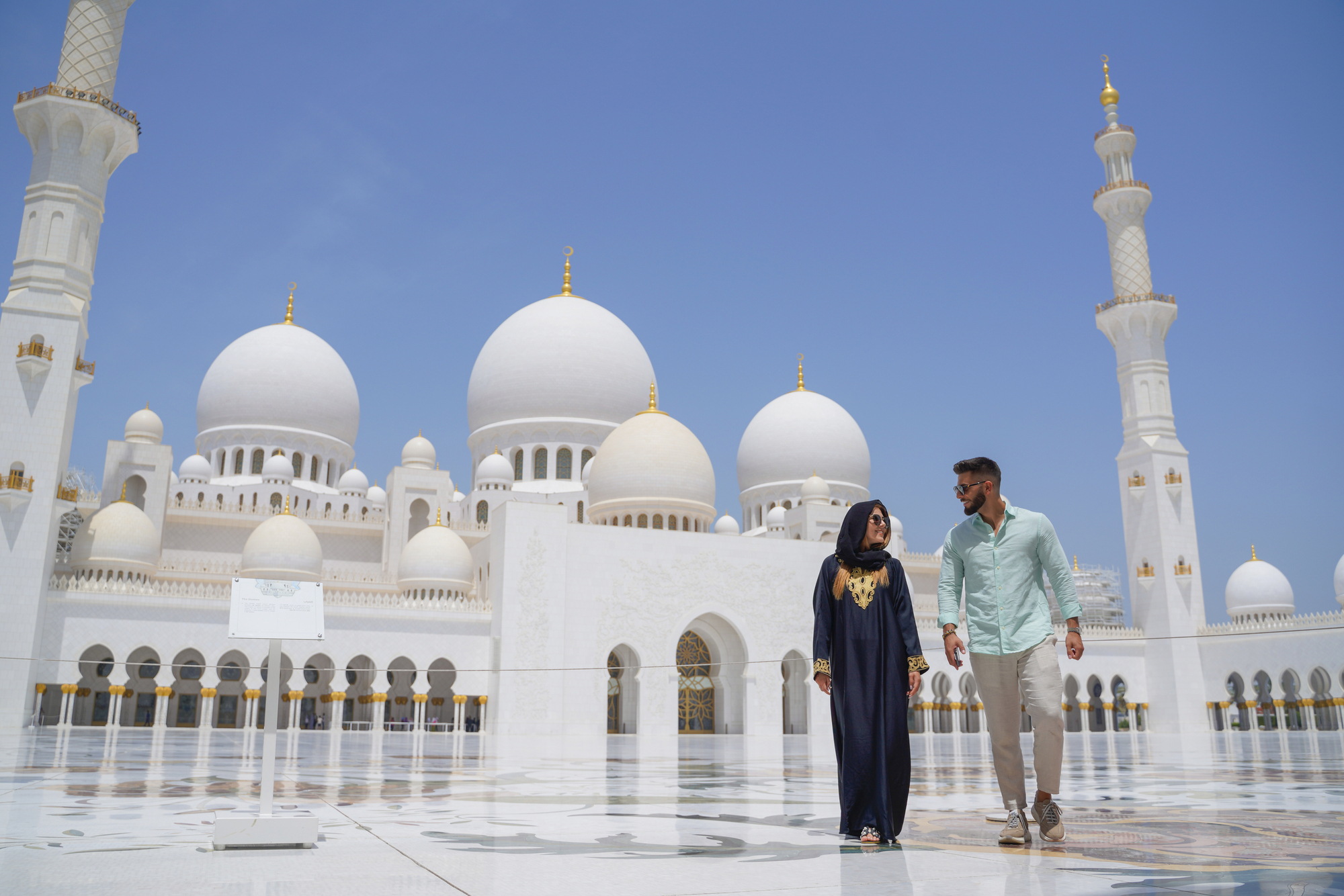 Dubai to Abu Dhabi: Sheikh Zayed Grand Mosque Guided Day Tour