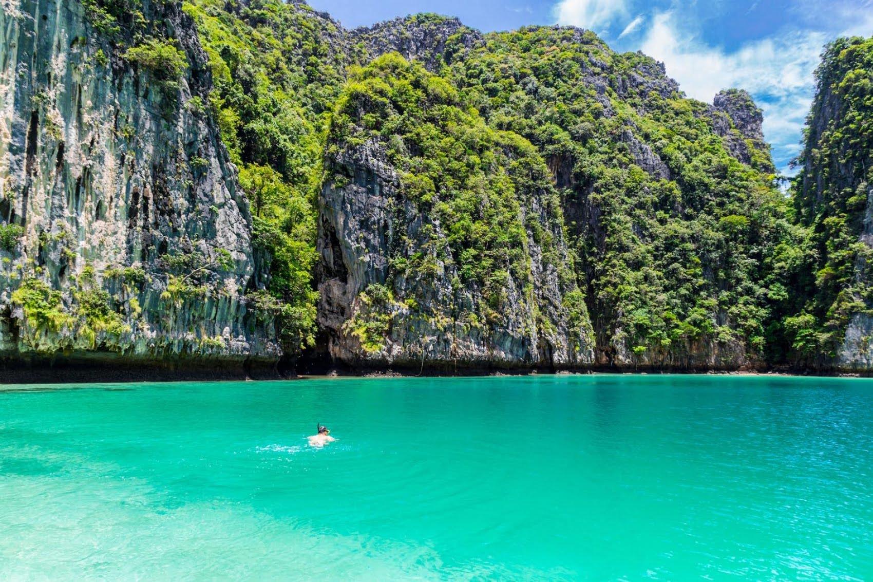 Krabi Early Bird Phi Phi, Maya Bay & 4 Islands Speedboat Adventure