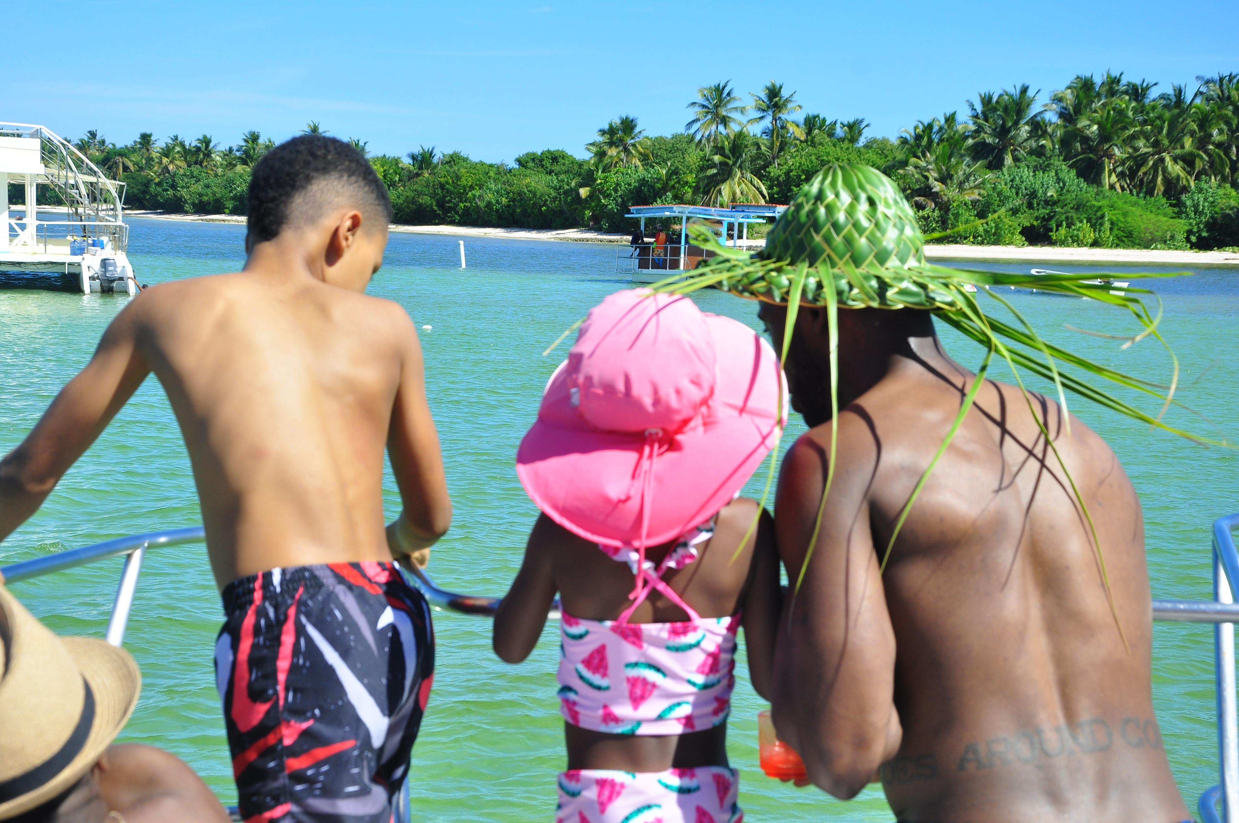 Punta Cana Catamaran & Reef Snorkel with Open Bar