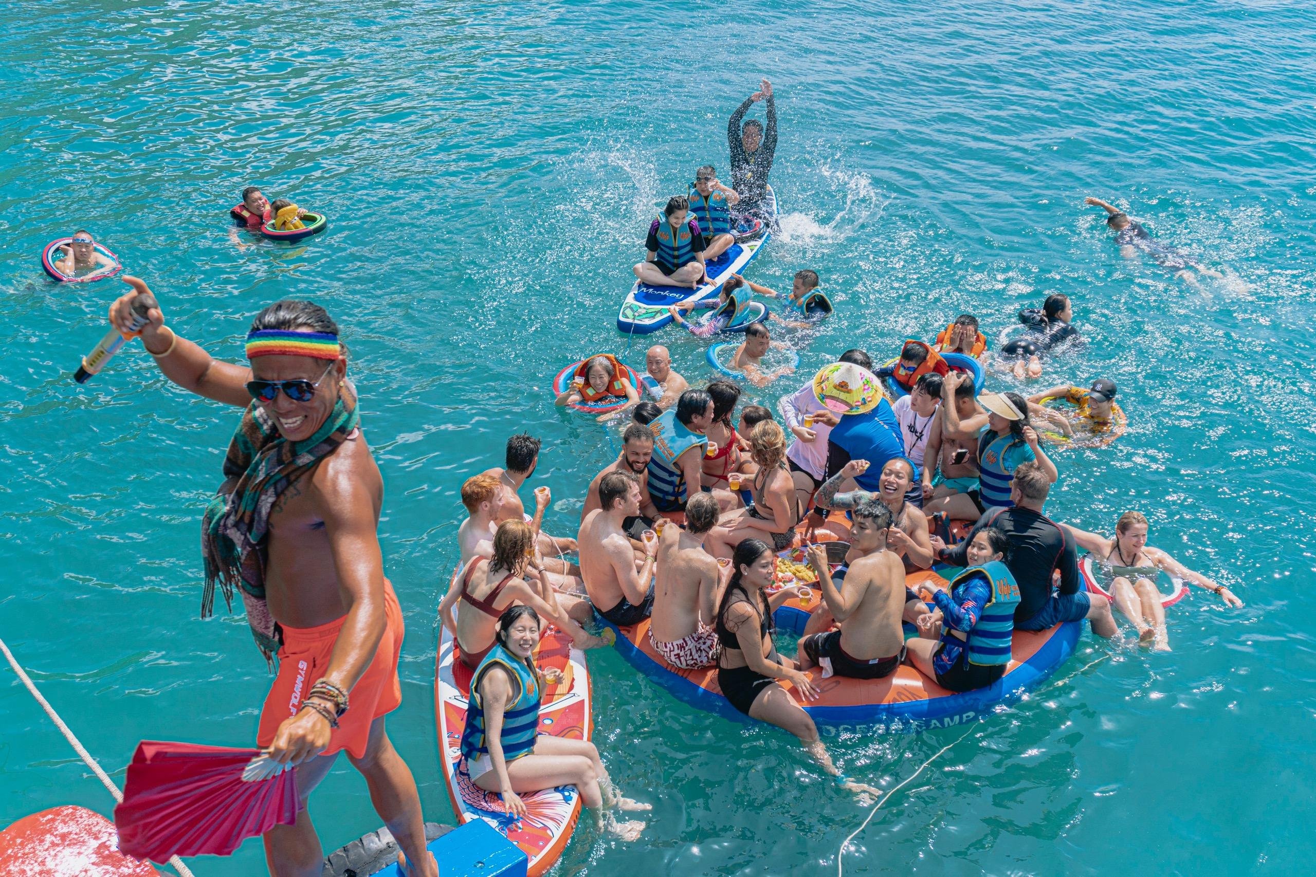 Nha Trang Island Hopping with Floating Bar & Snorkeling