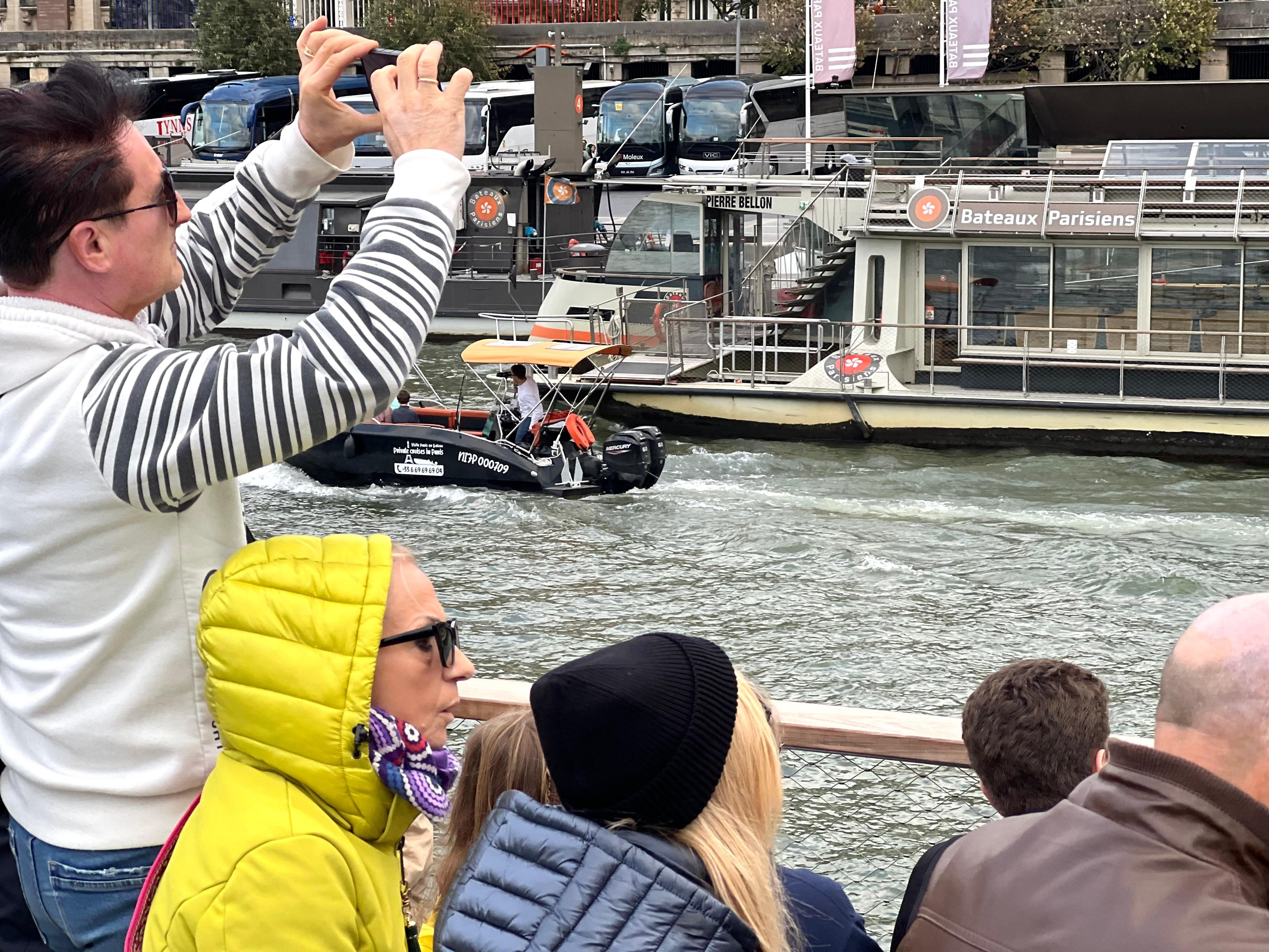 Paris: Eiffel Tower Seine Cruise & Crêpe Tasting