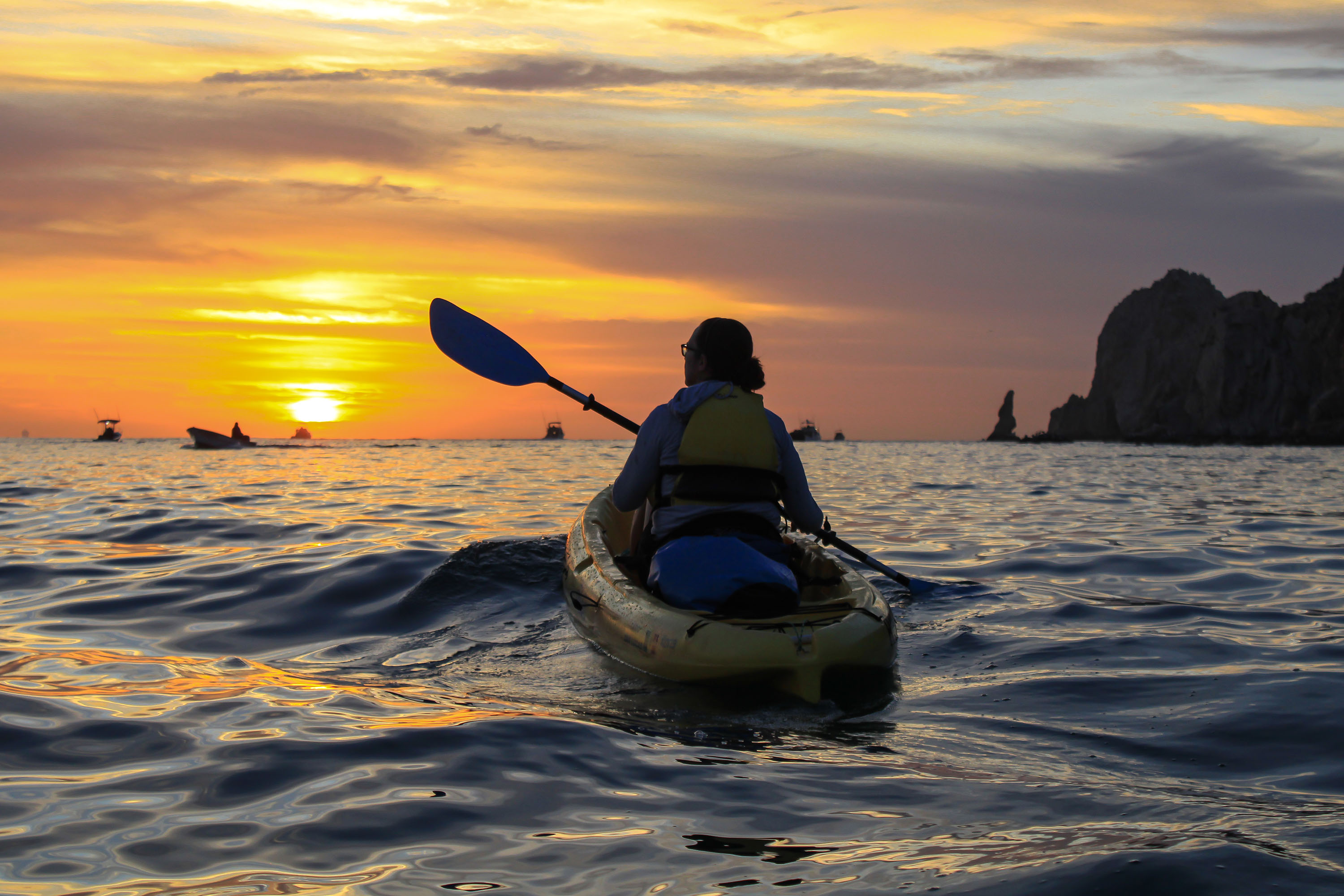Los Cabos Sunrise Kayak to The Arch, Snorkel & Hotel Transfer