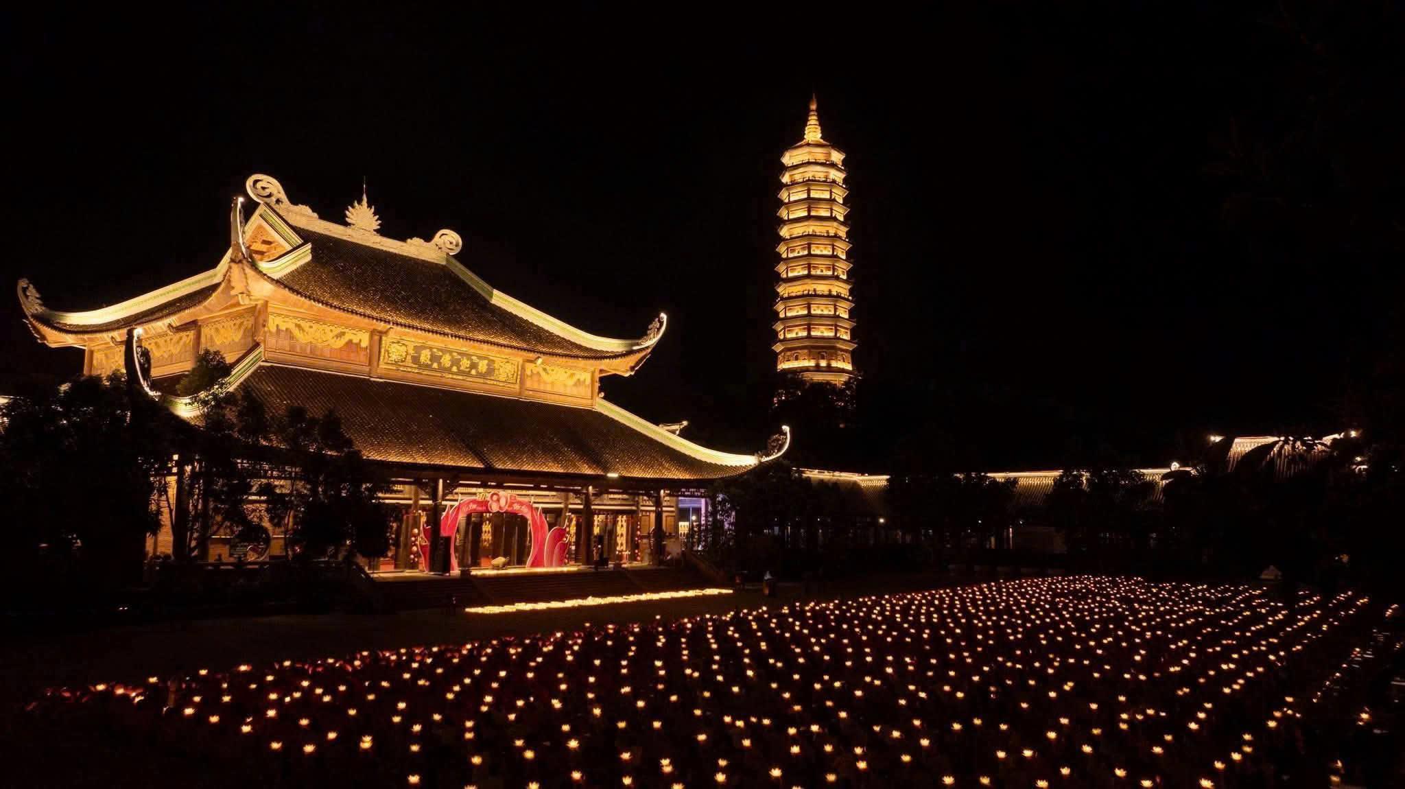 Ninh Binh Night Tour: Bai Dinh Pagoda & Hoa Lu Ancient Town
