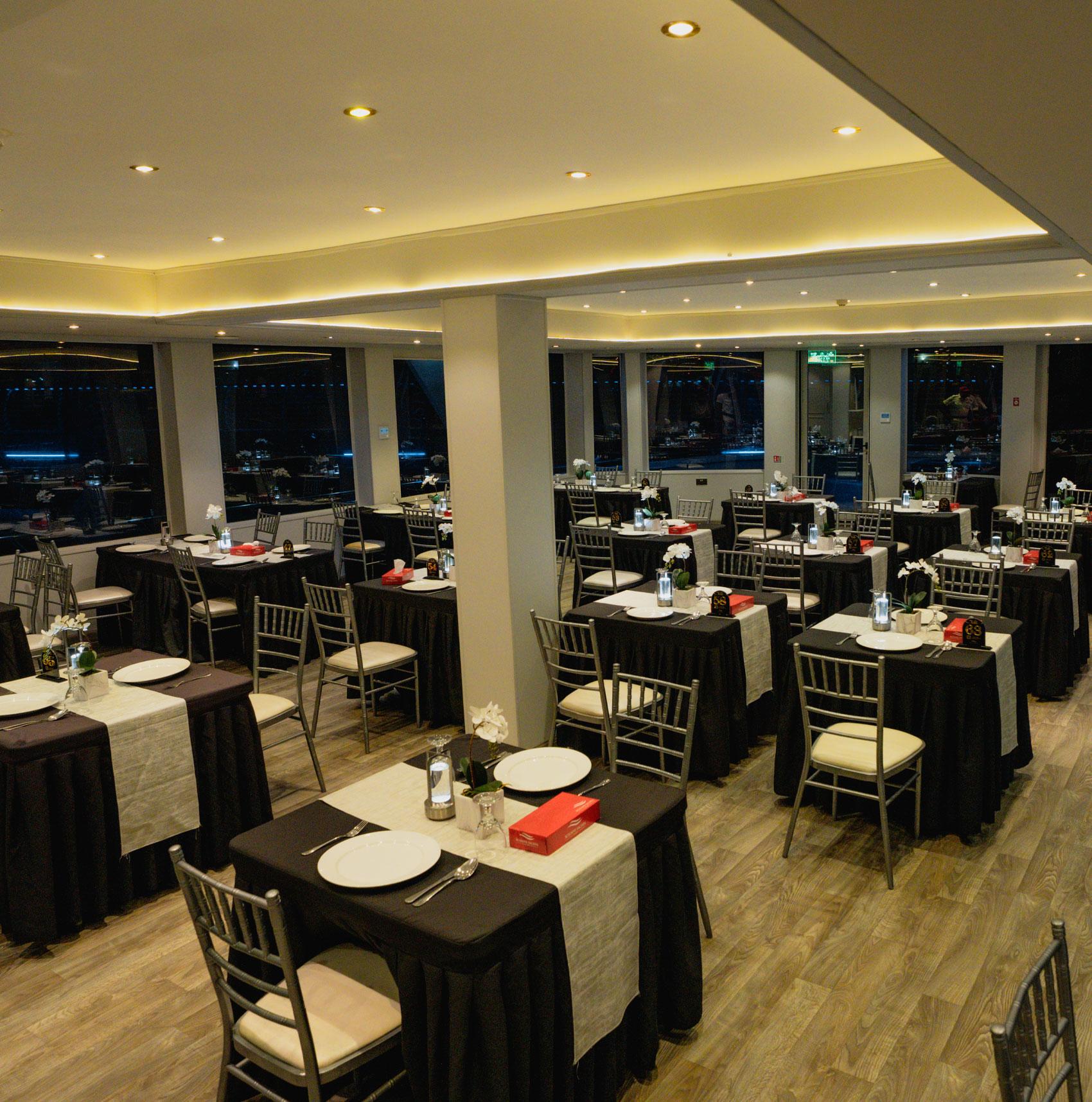 Dubai Marina Sunset & Dinner Cruise with Live Music & Open Bar