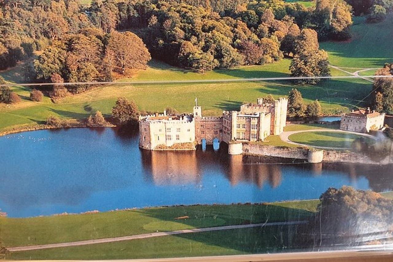 Private Full-Day Kent Heritage Tour: Leeds Castle, Canterbury & Dover