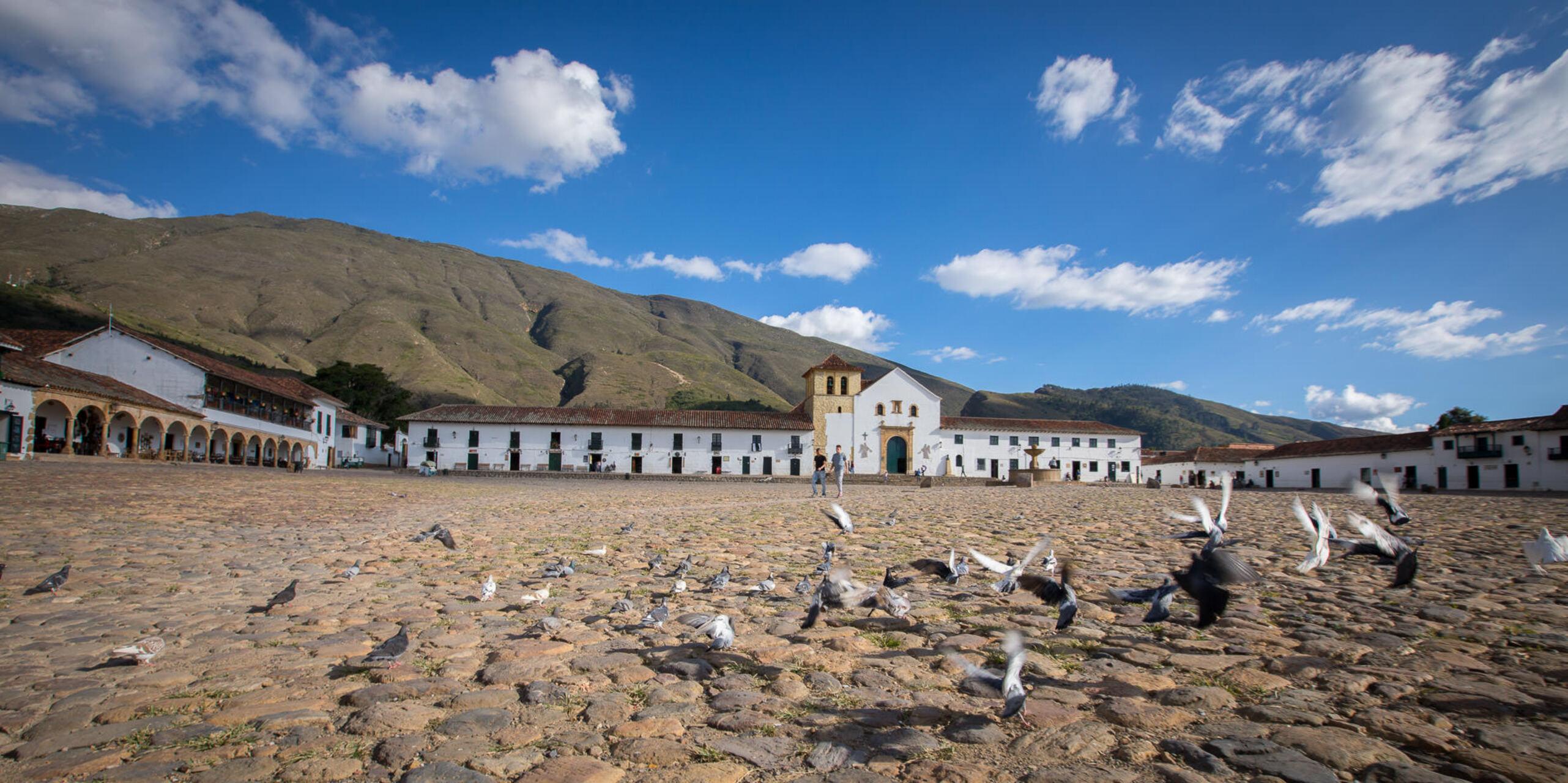 Villa de Leyva, Ráquira & Casa Terracota Day Trip from Bogotá