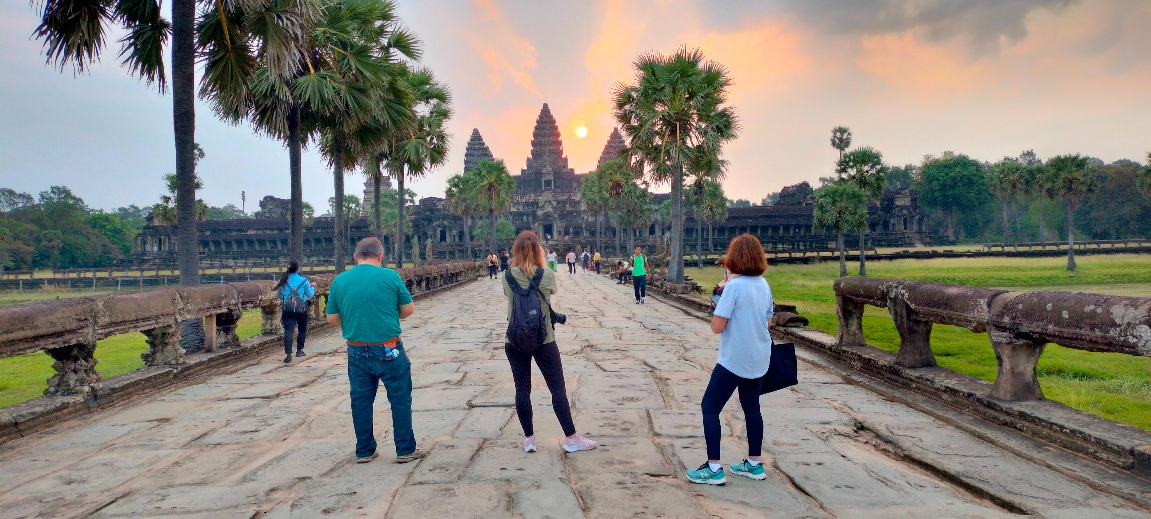 Private Angkor Wat Sunrise & Temples Discovery