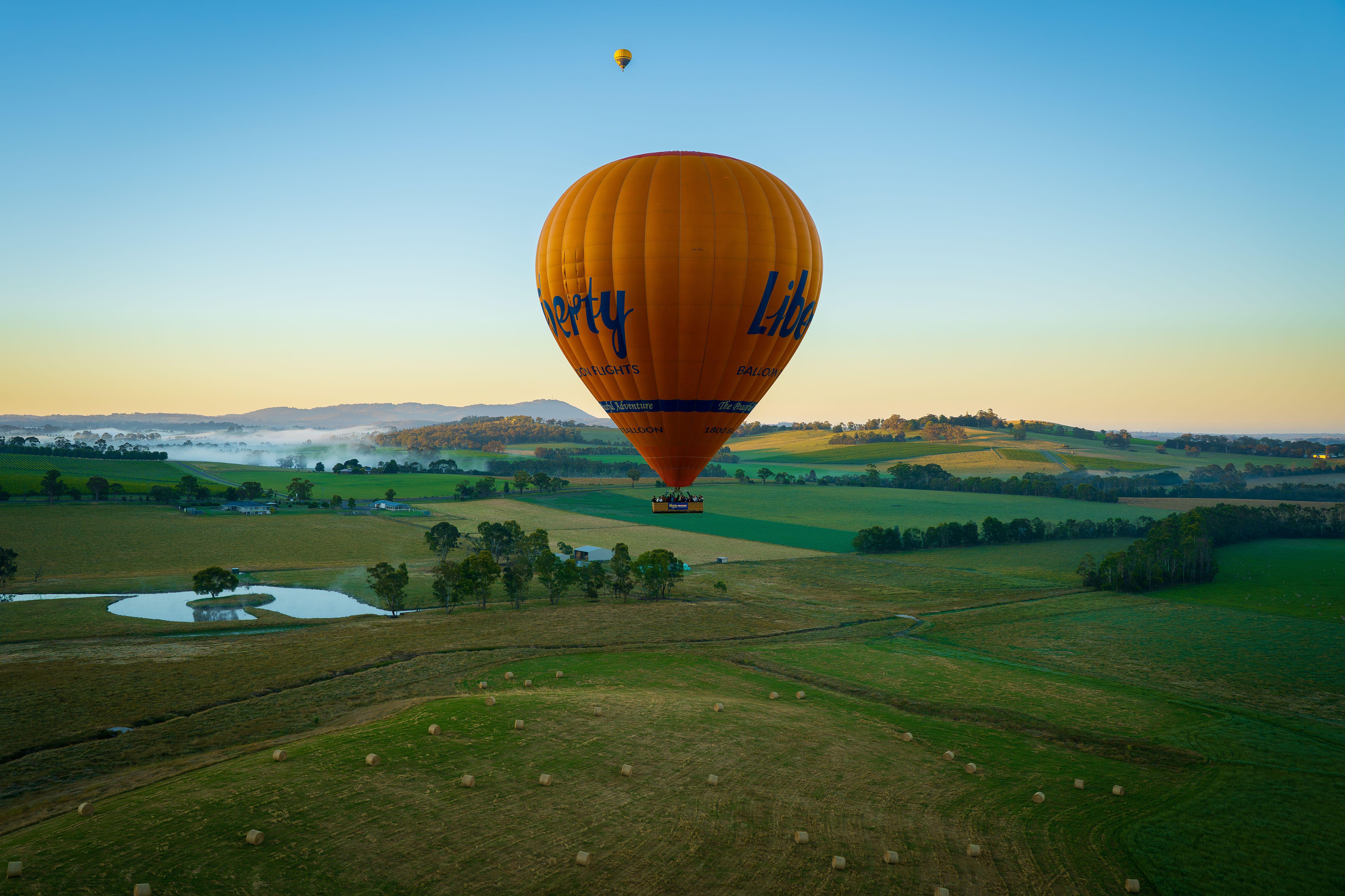 Yarra Valley Sunrise Hot Air Balloon Flight & Breakfast