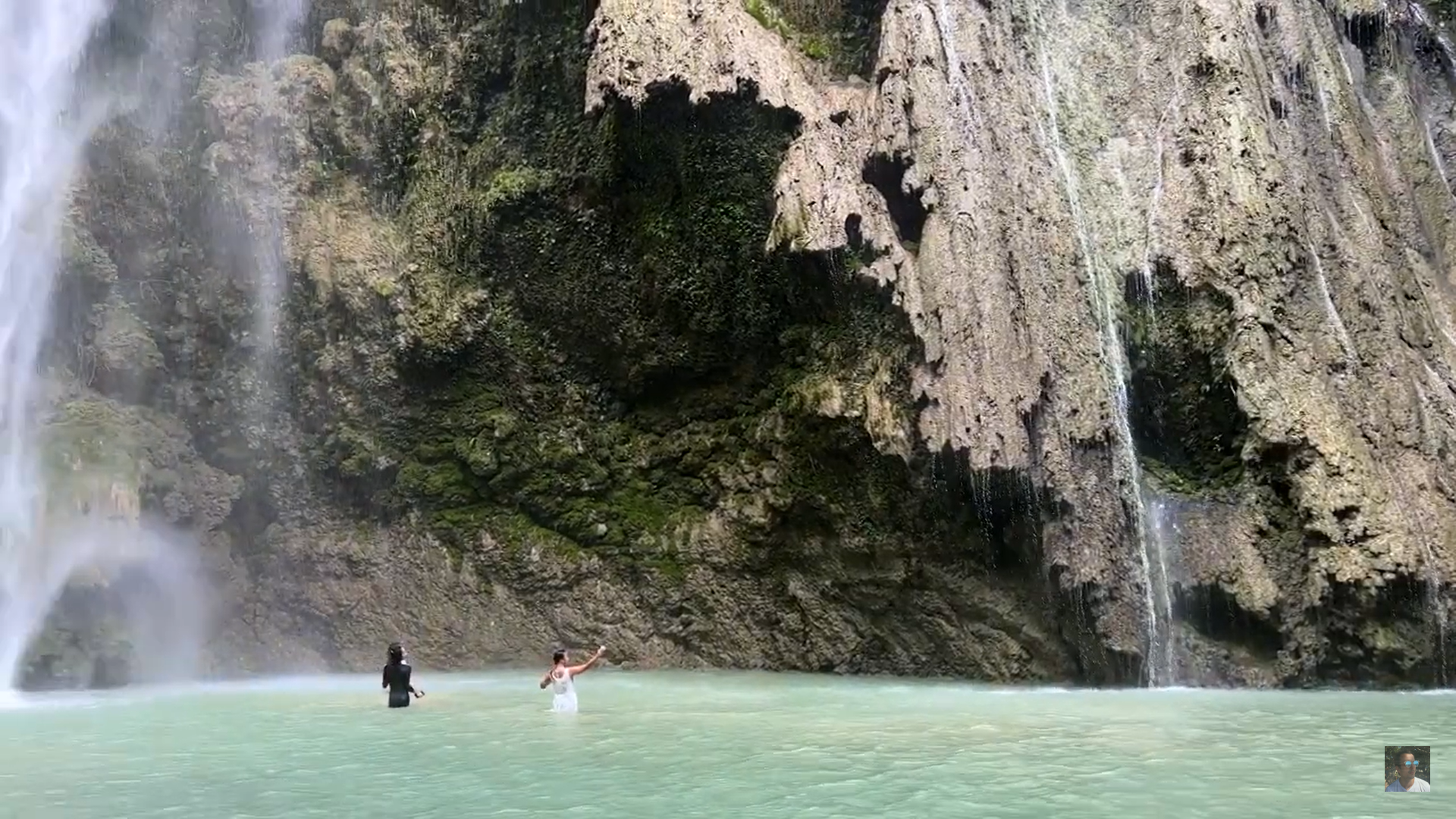 Oslob Triple Adventure: Whale Sharks, Tumalog Falls & Sumilon Island