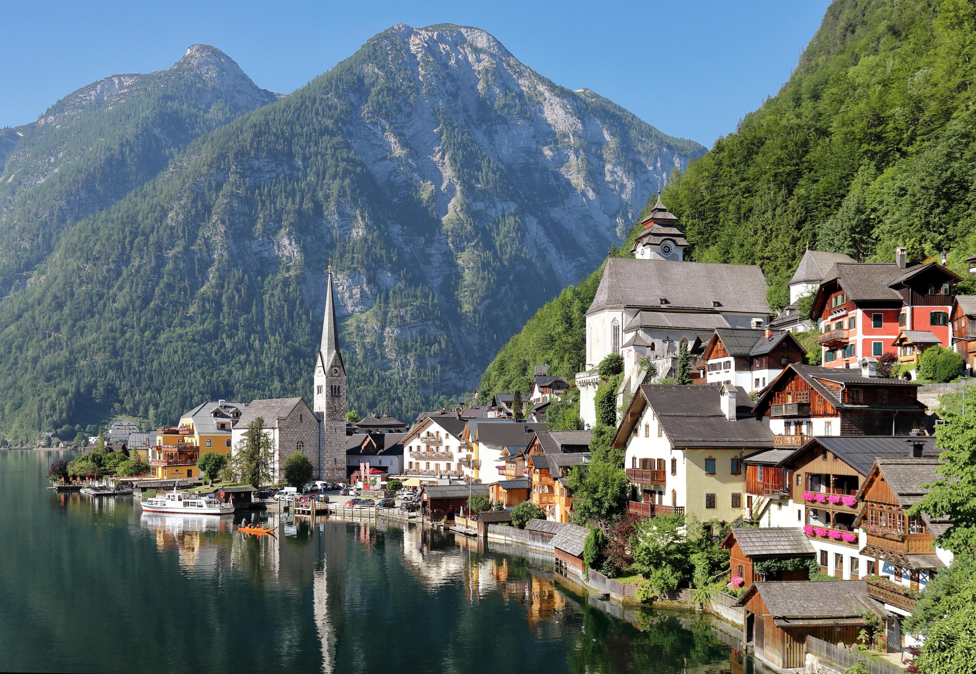 Hallstatt & Alpine Lakes Private Tour from Salzburg