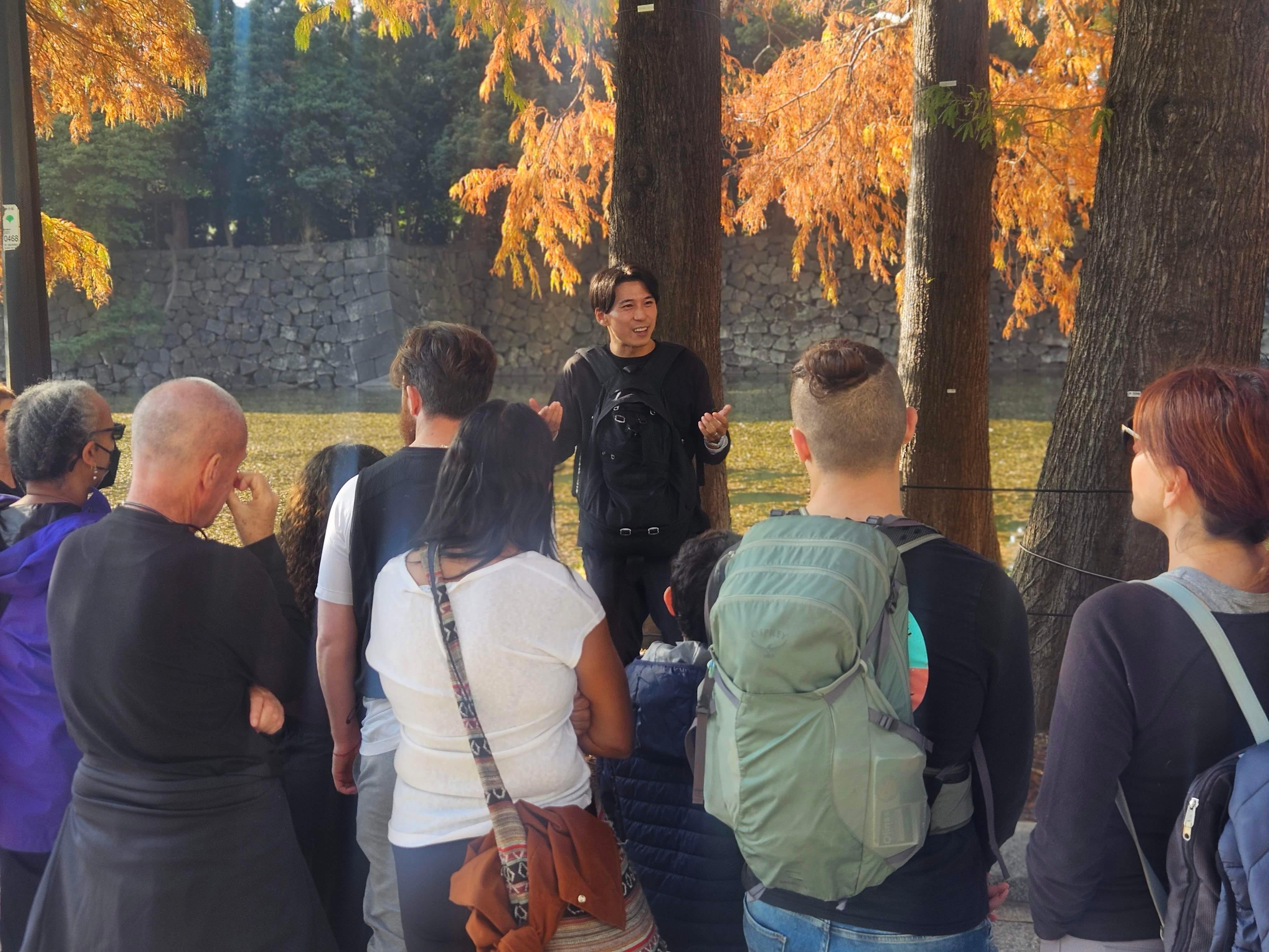 Tokyo Imperial Palace & Shogun History Walking Tour