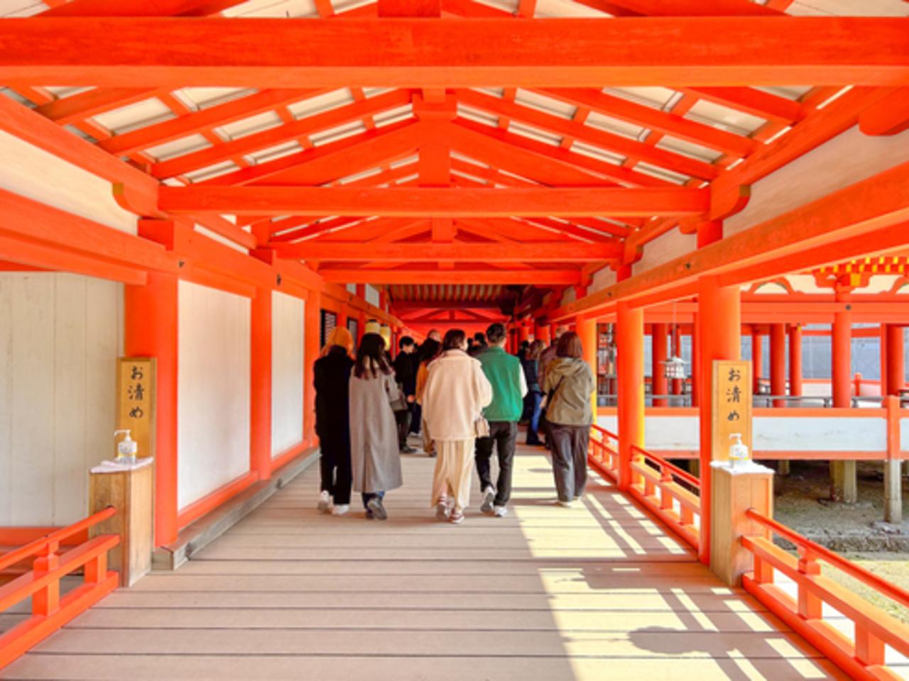 Hiroshima and Miyajima Guided Day Tour by Bullet Train