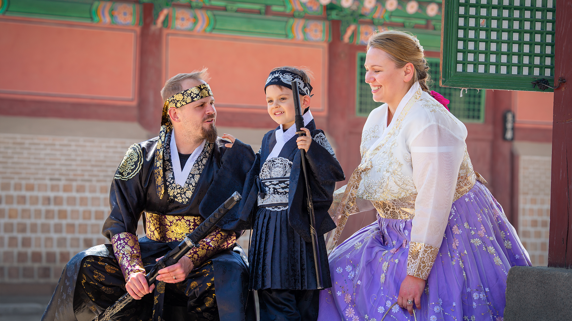 Seoul: Hanbok Rental with Gyeongbokgung Palace Entry — Seoul K-beauty experience photo 2