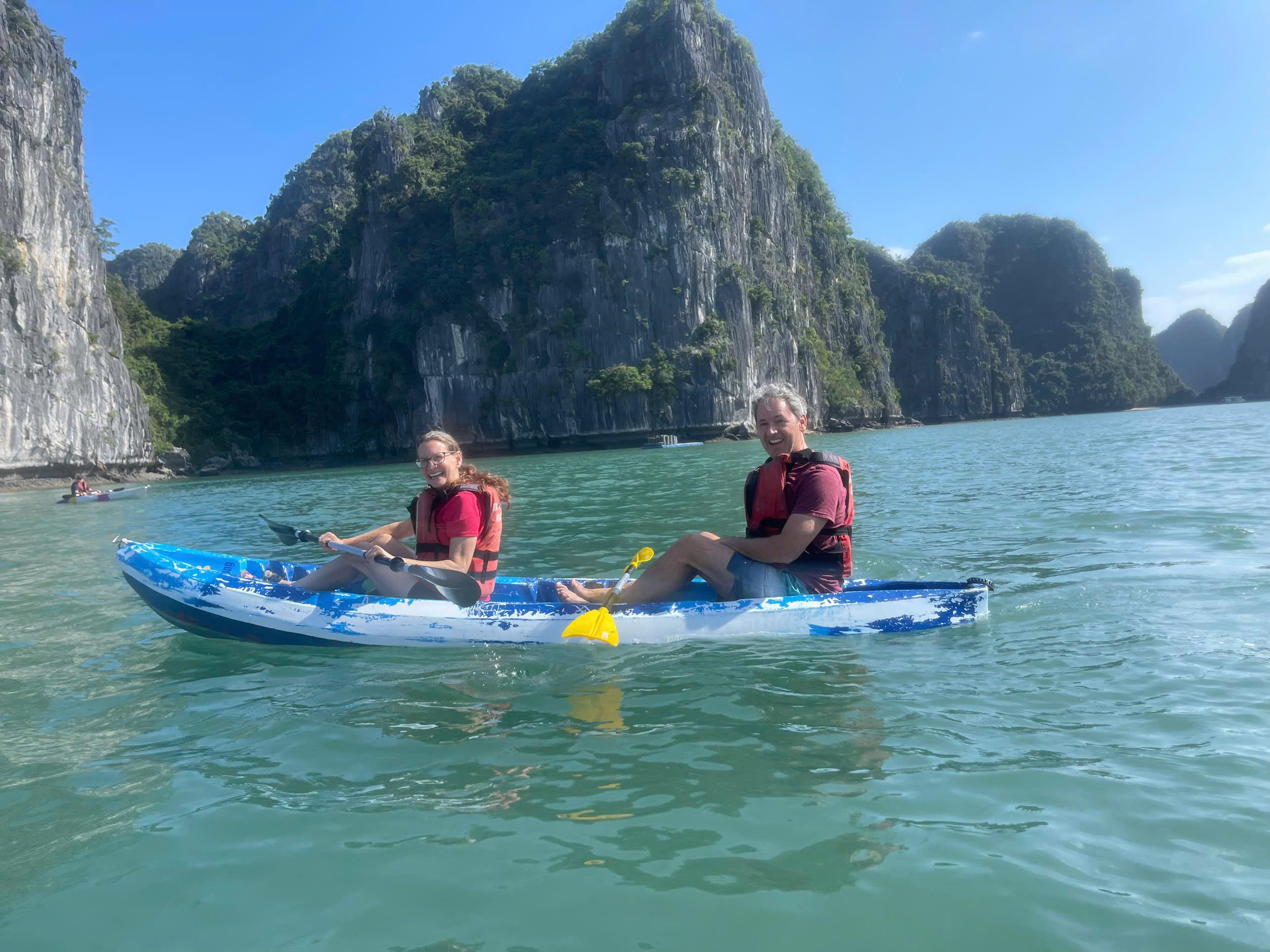 Full-Day Lan Ha Bay Cruise: Kayaking & Floating Villages from Hanoi or Cat Ba