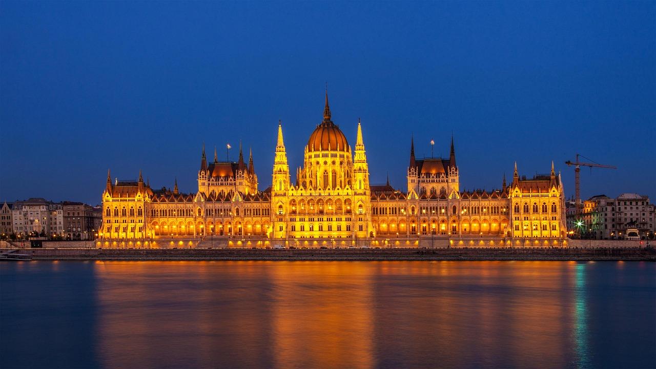 Parliament Panorama Cruise with Törley Prosecco