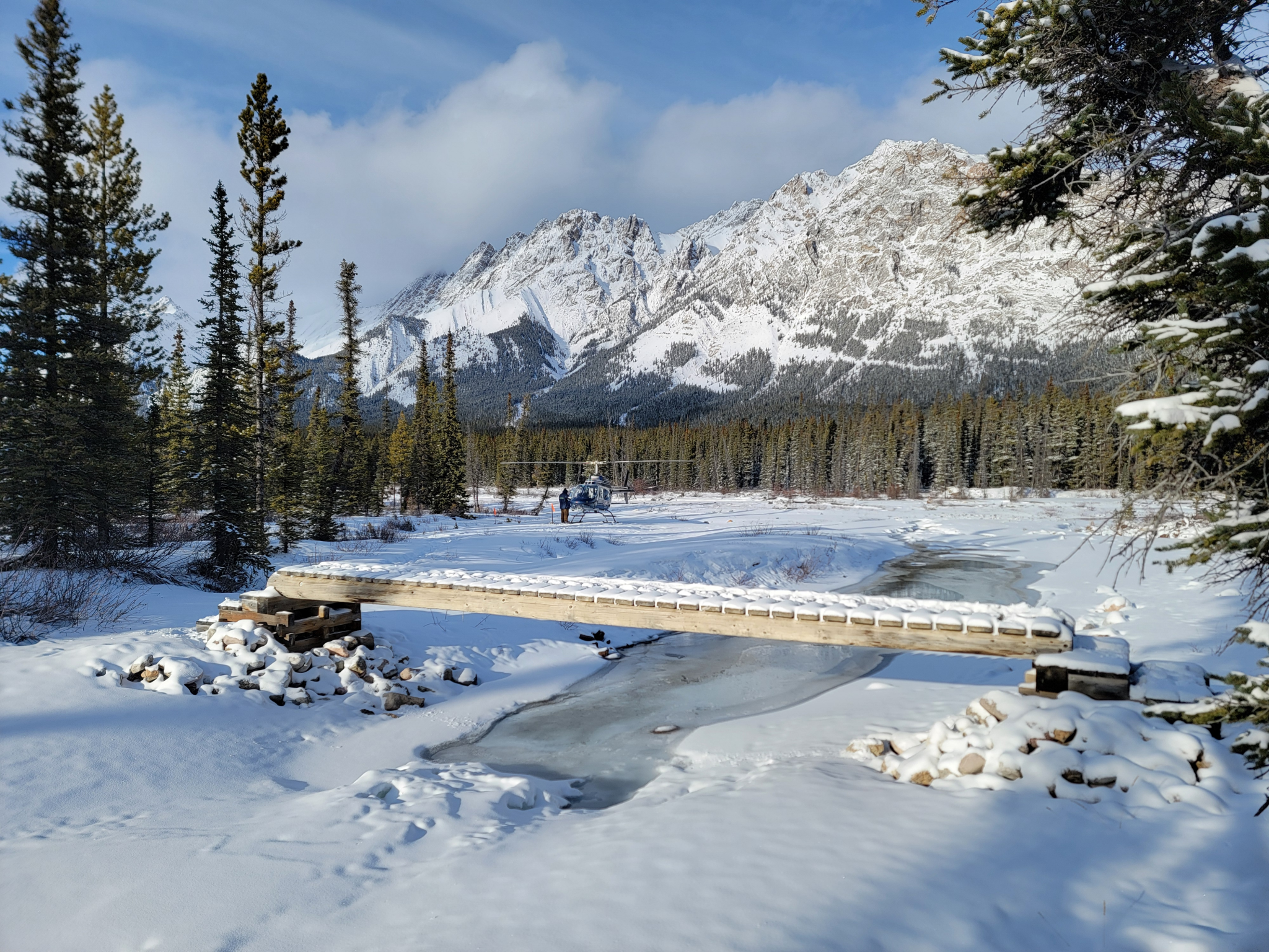 Canadian Rockies: Private Helicopter Tour and Hike for Two