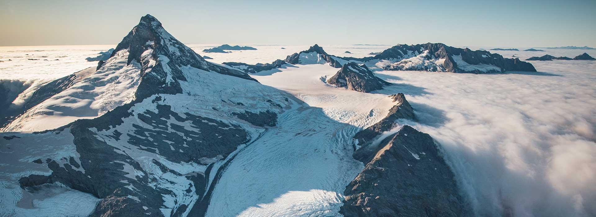 Wanaka to Milford Sound: Scenic Flight & Fiord Cruise