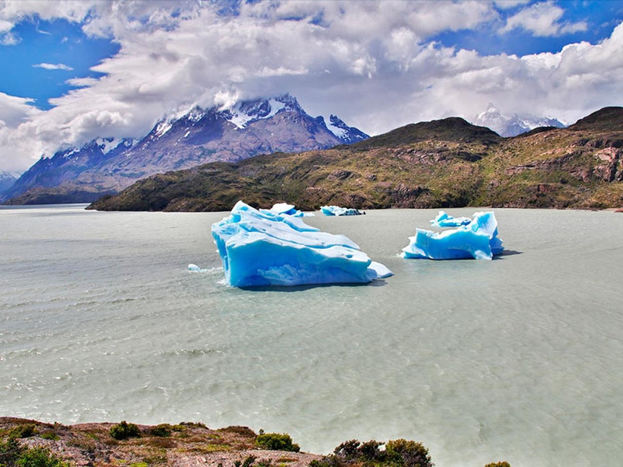 Torres del Paine & Grey Glacier Full-Day Tour from Punta Arenas