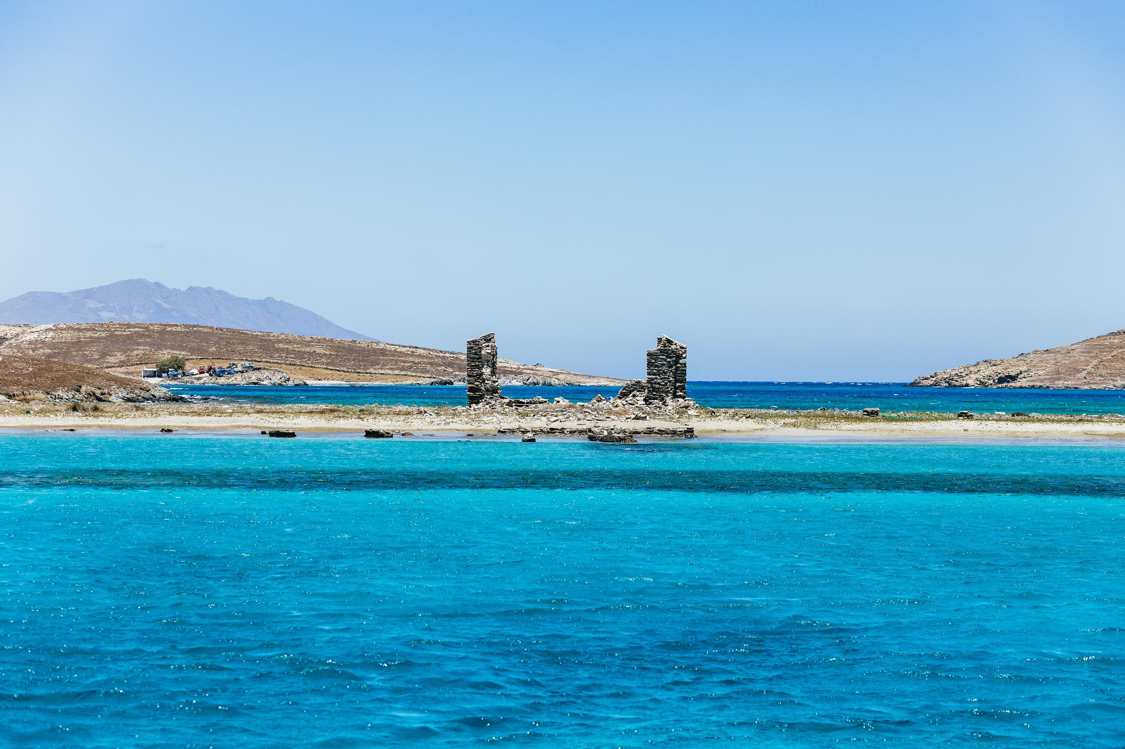 Mykonos: Rhenia Yacht Cruise and Guided Delos Tour