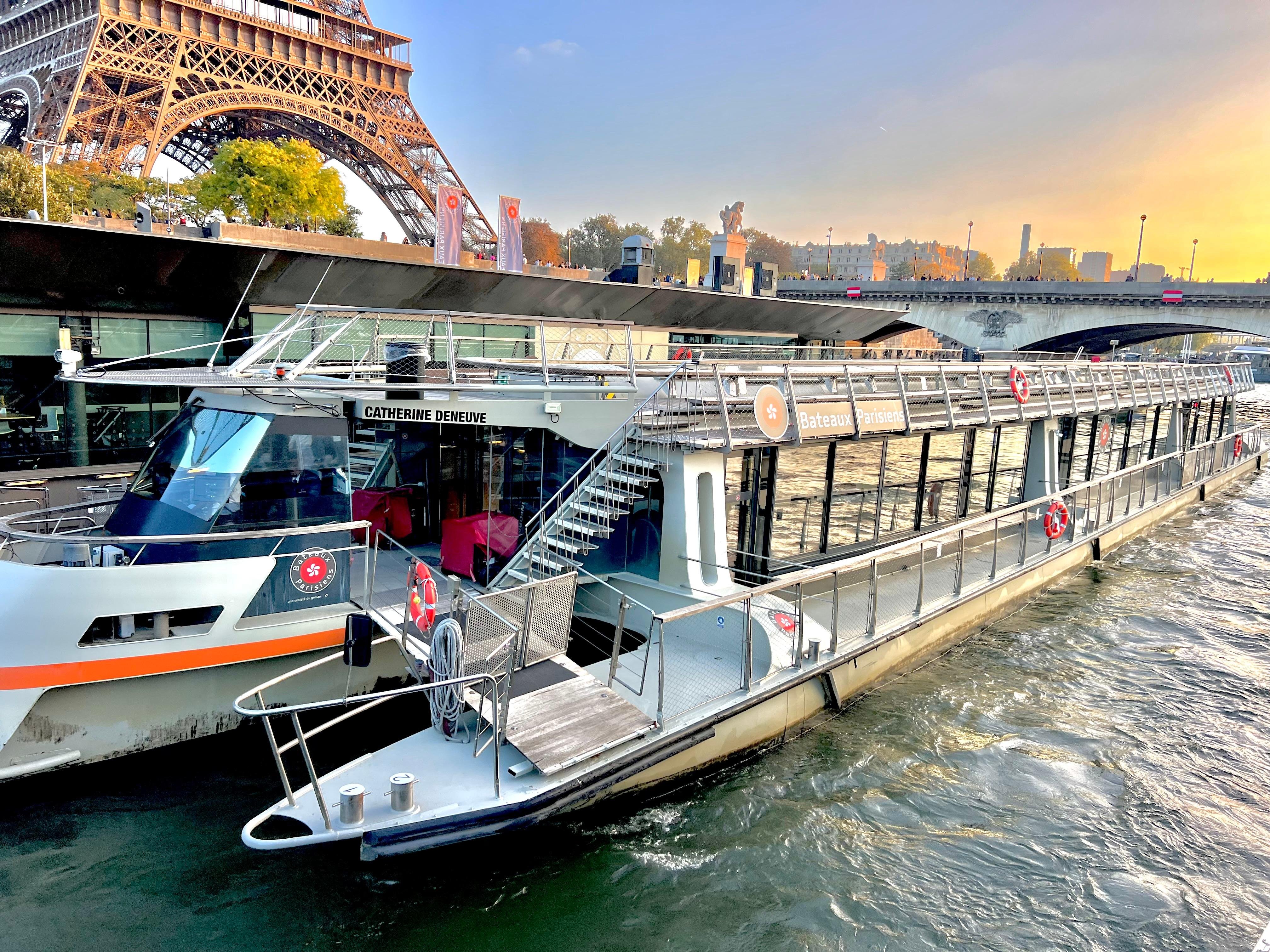 Paris: Eiffel Tower Seine Cruise & Crêpe Tasting