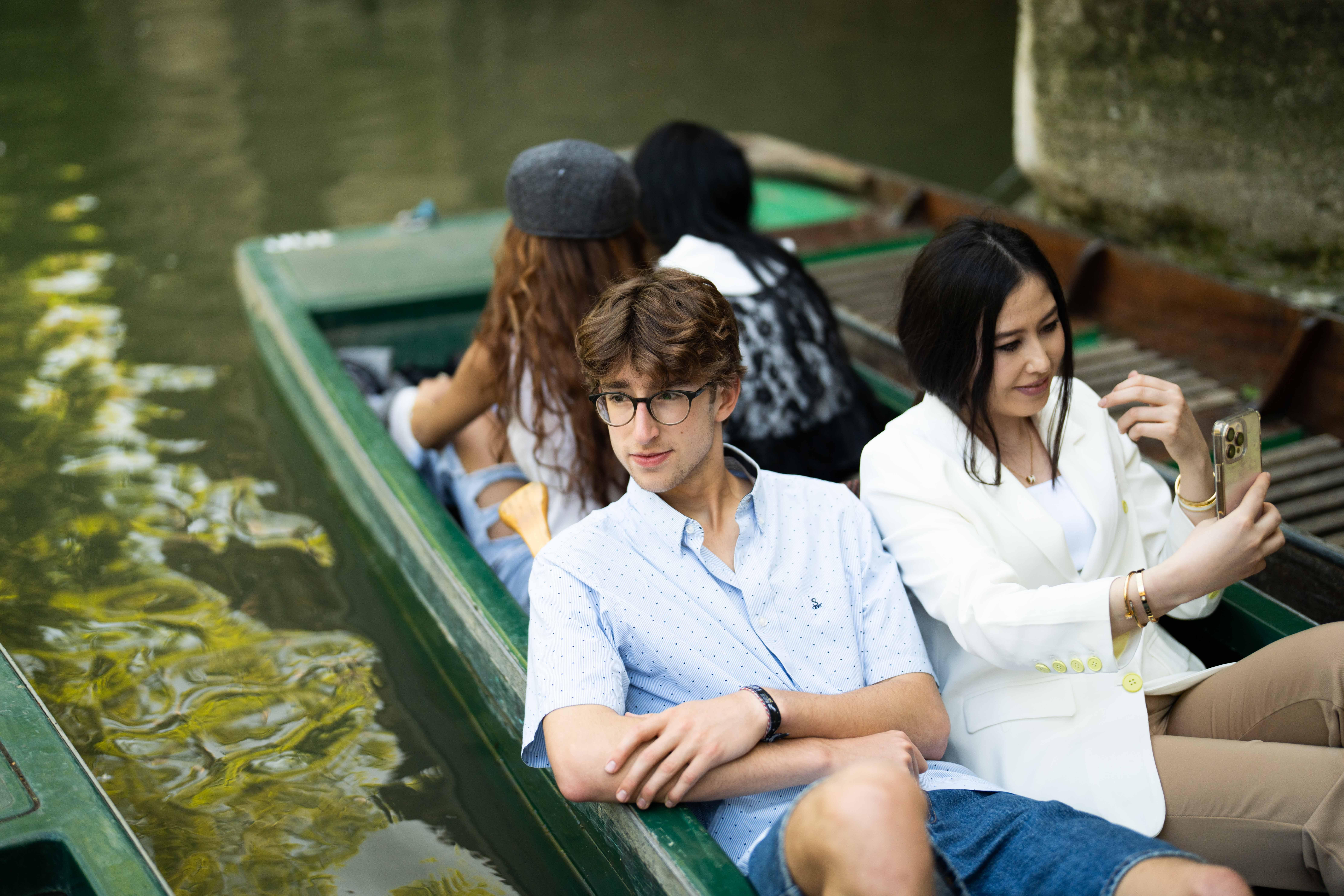 Oxford River Cherwell Punting Tour with Student Guide