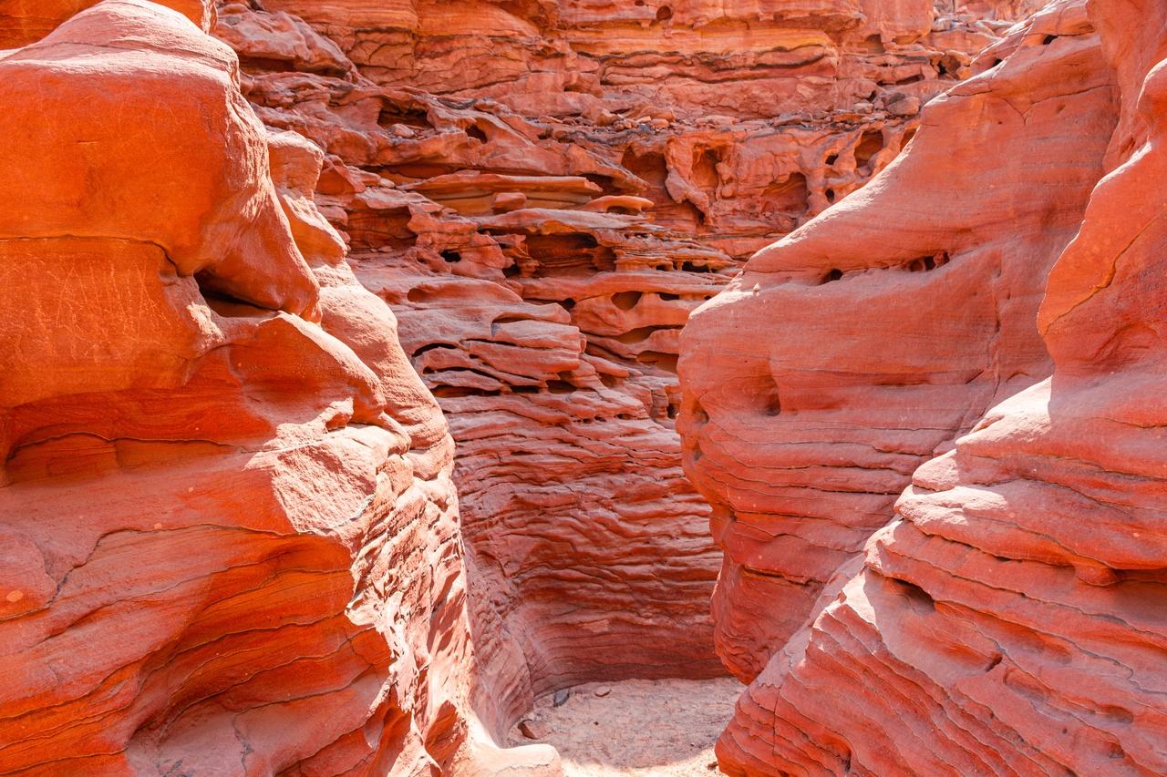 Sharm El-Sheikh: Colored Canyon, Blue Hole & Dahab Jeep Day Trip