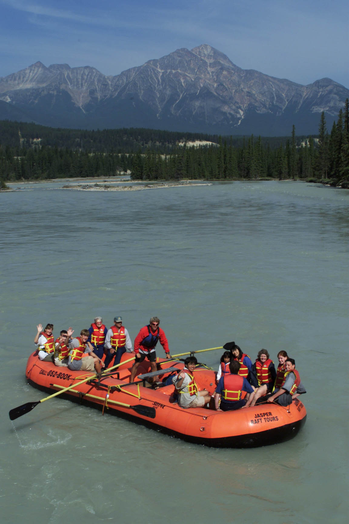 Jasper: Jasper National Park Easy 2-Hour Rafting Trip