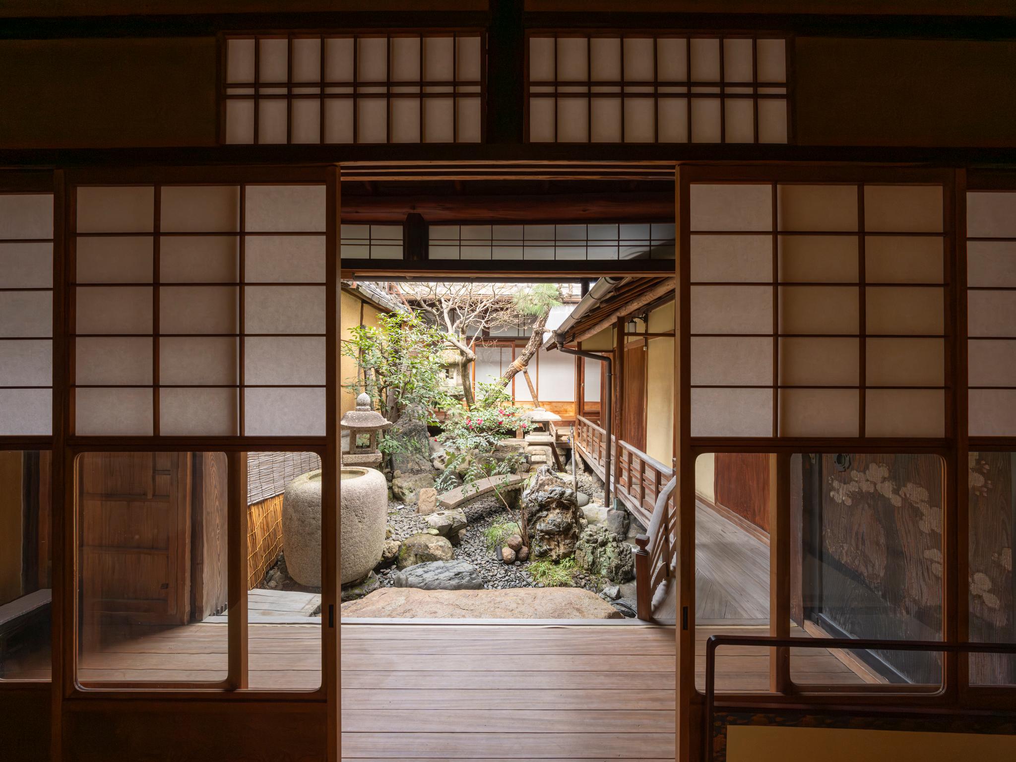 Kyoto experience — temples, geisha, bamboo grove — image 7