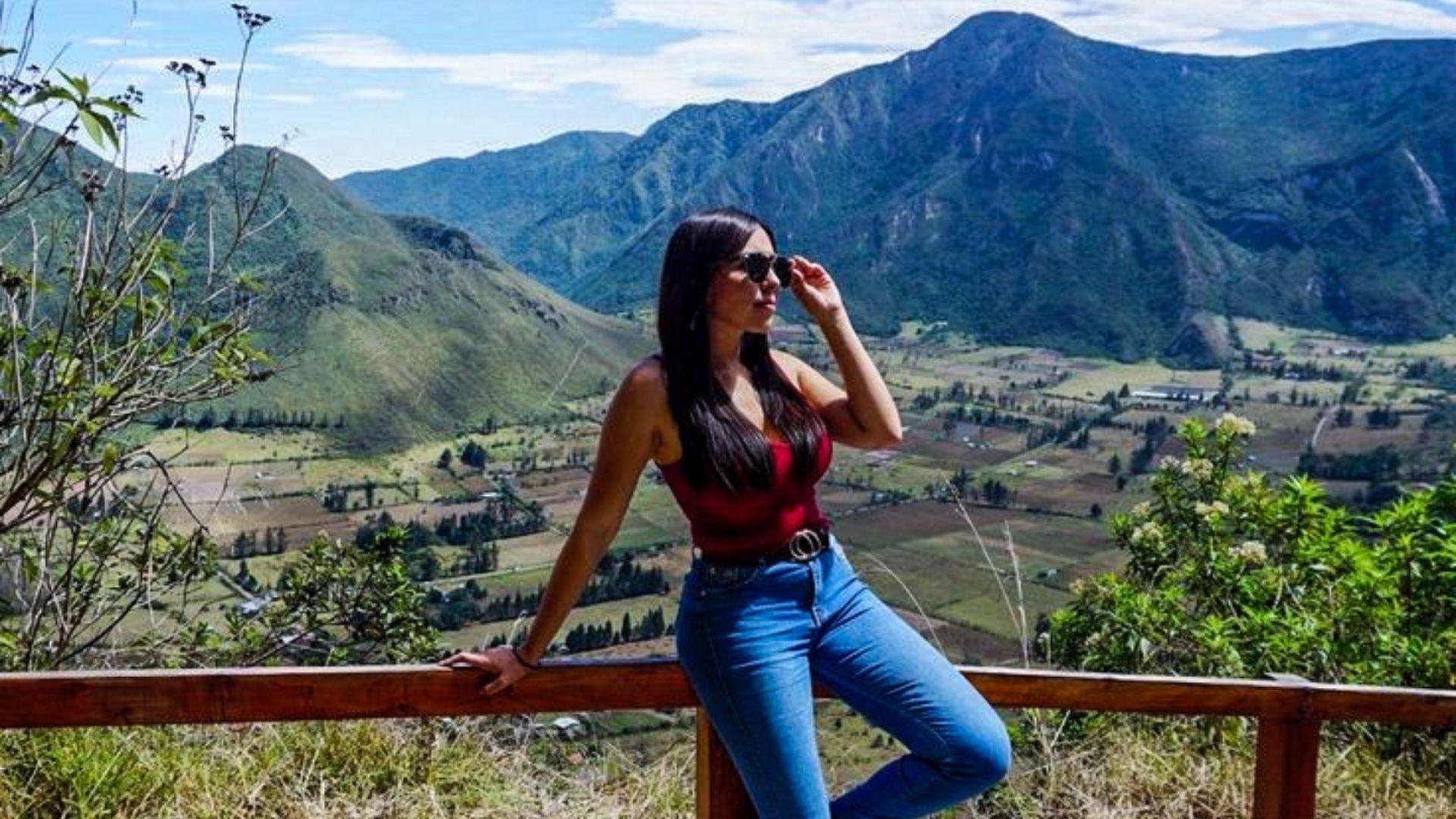 Quito: Middle of the World & Pululahua Volcano Tour