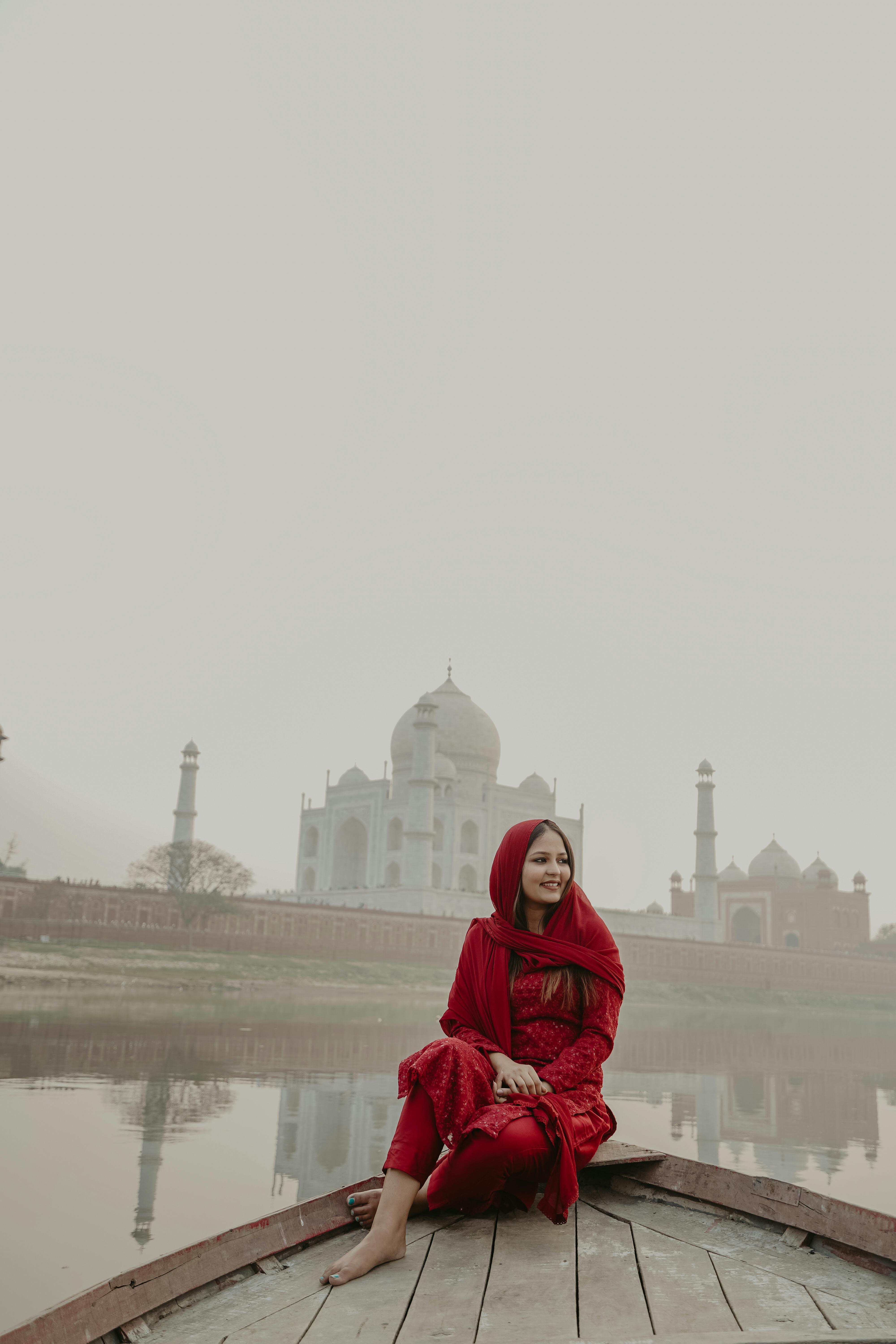 Taj Mahal Sunset Tour with Skip-the-Line Entry & Hotel Pickup