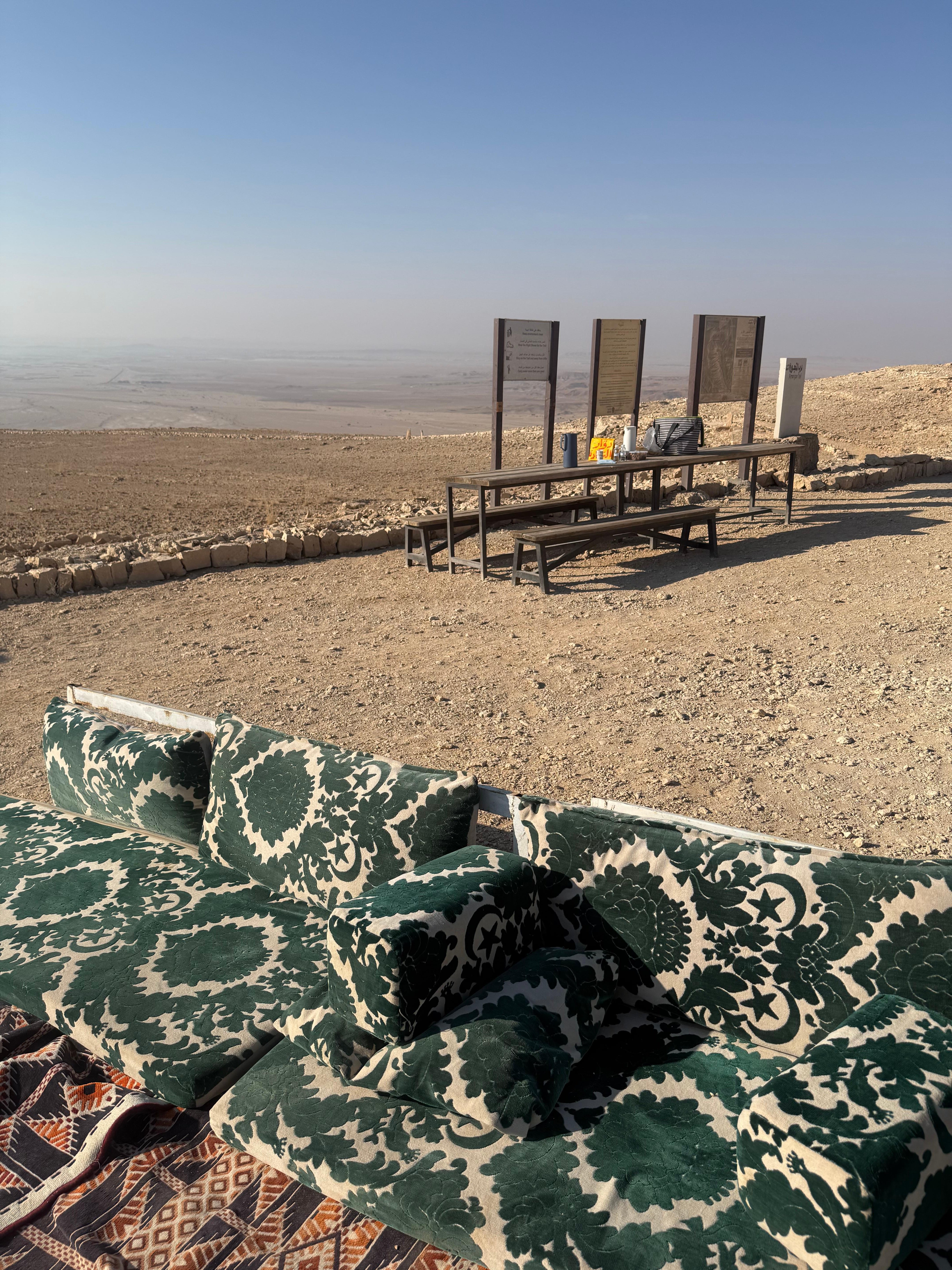Riyadh VIP Private Tour: Edge of the World & Darb Al-Manjoor