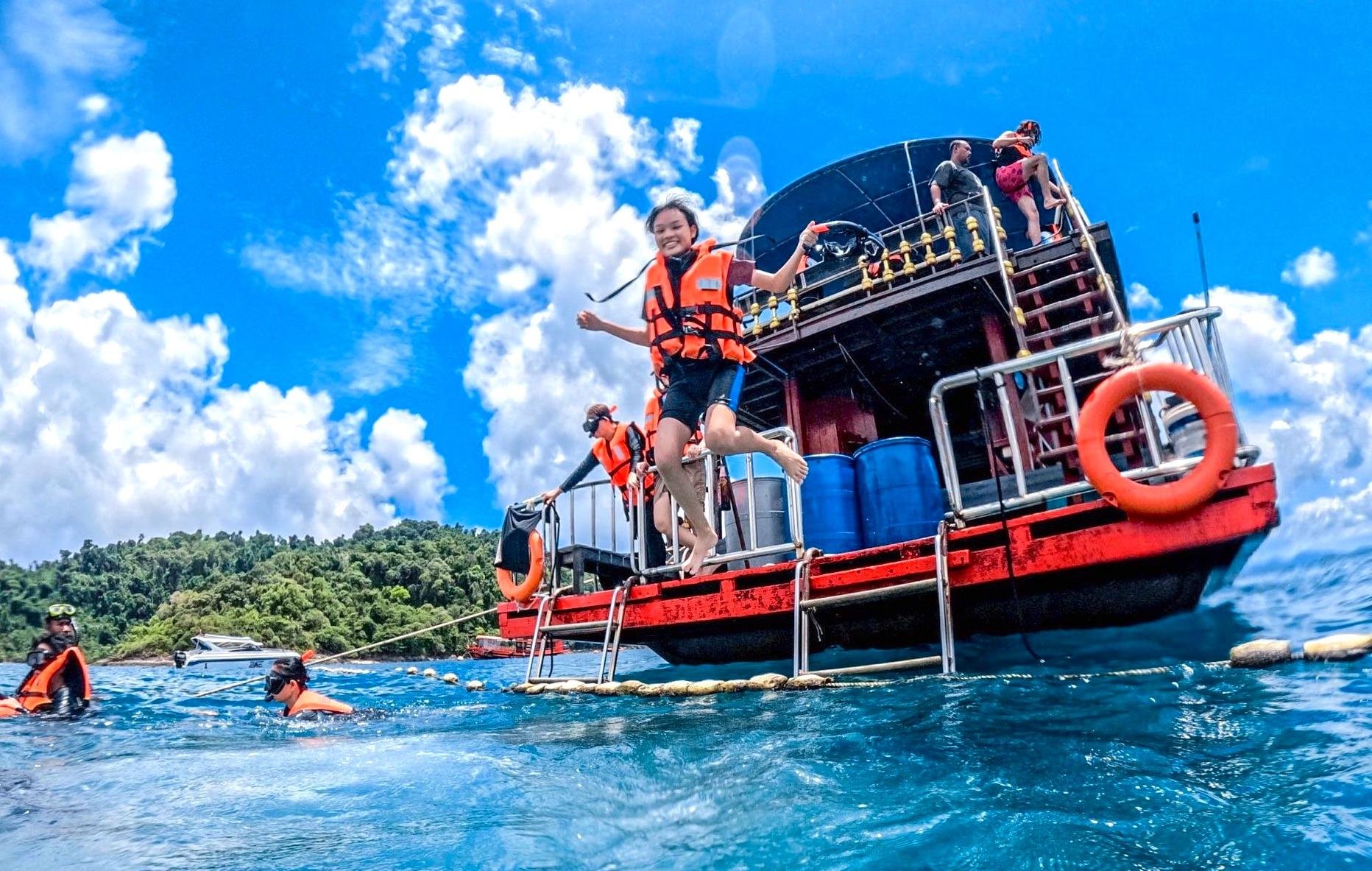 Koh Chang Multi-Island Boat Excursion with Snorkeling