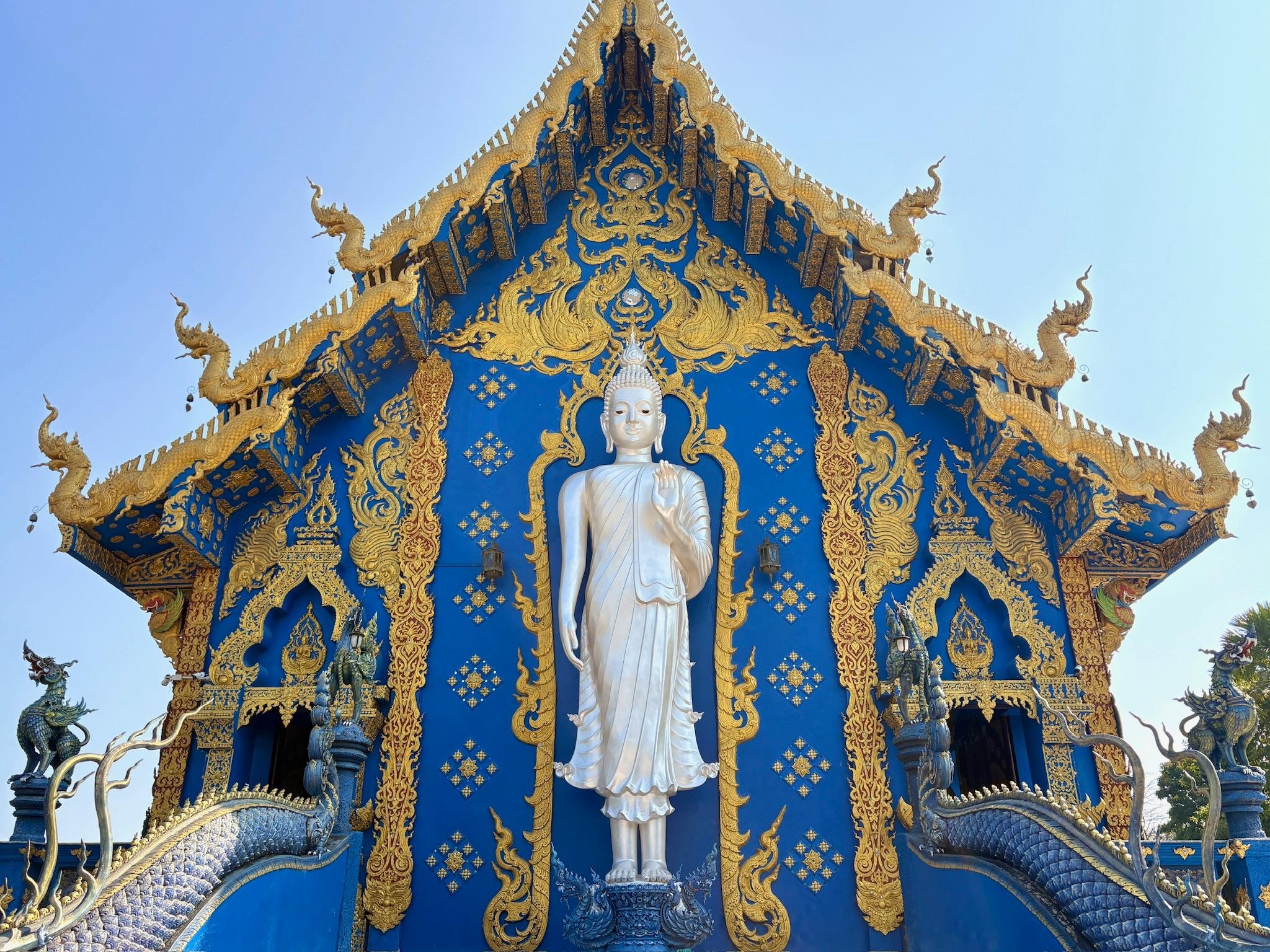 Chiang Rai Full-Day Highlights: Temples, Culture & Golden Triangle
