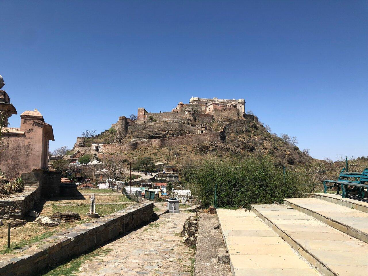 Kumbhalgarh Fort & Ranakpur Jain Temple Private Day Trip