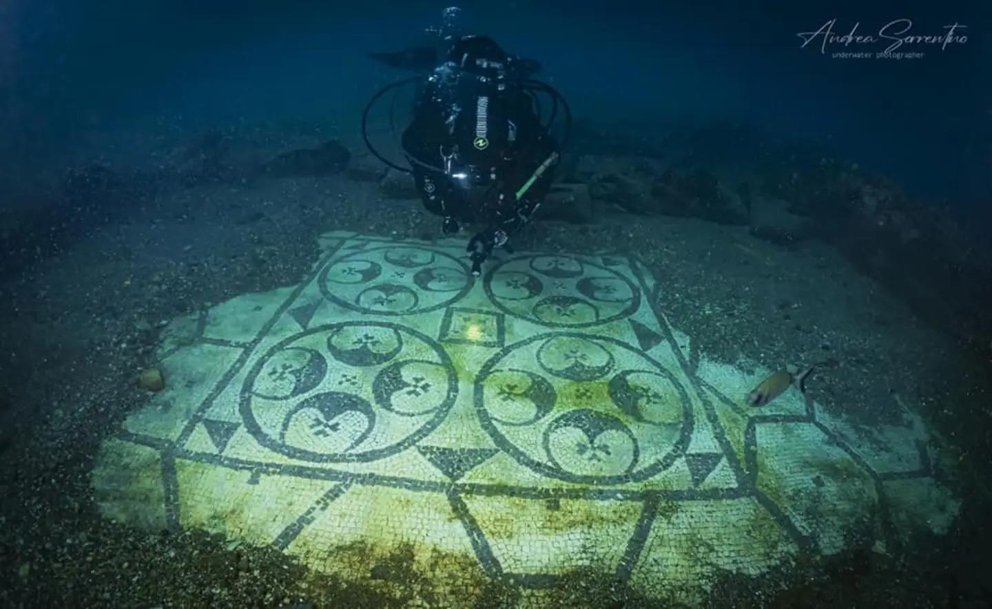 Beginner Scuba Dive in Baia's Underwater Roman Ruins