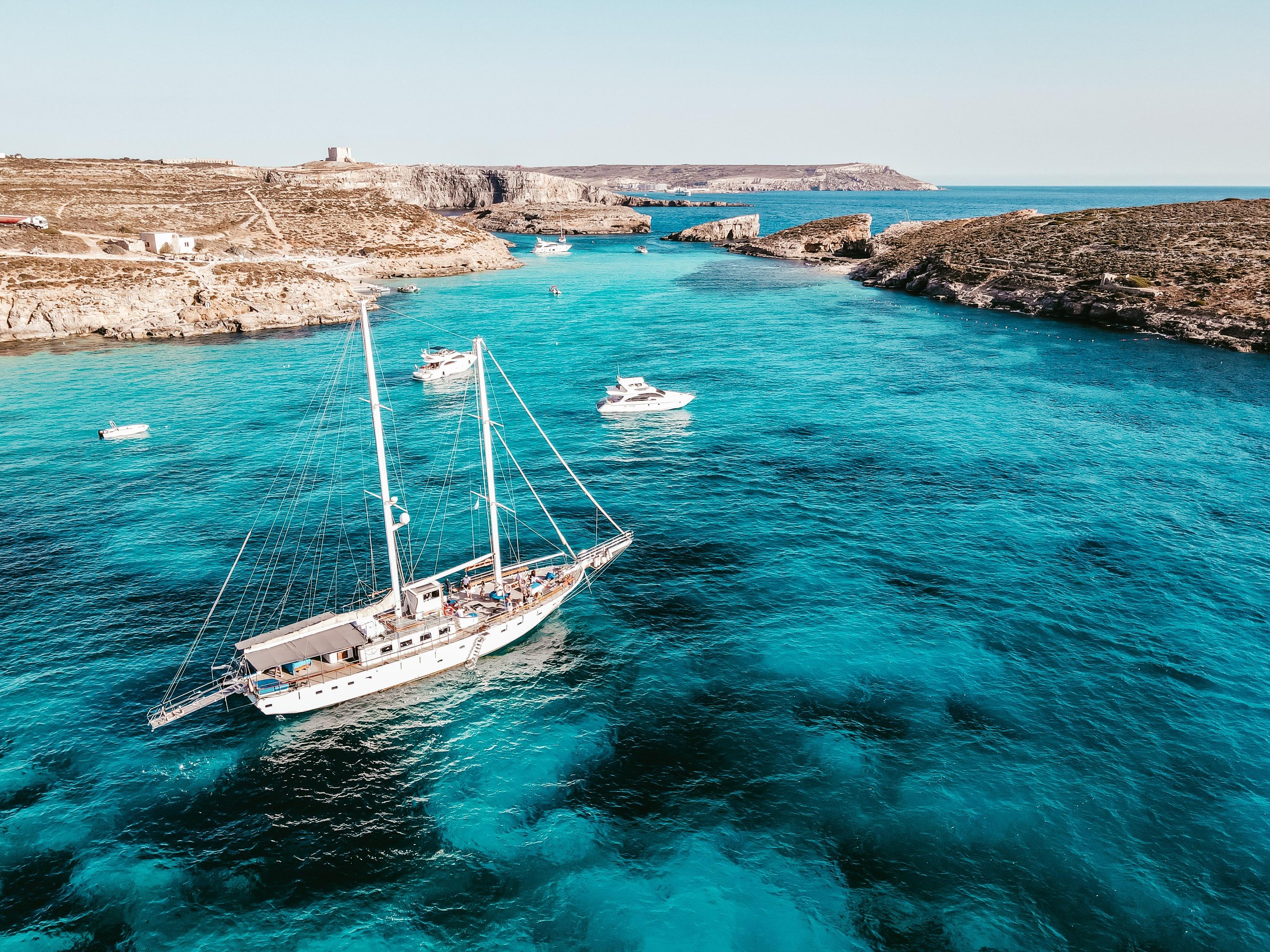 Sliema to Comino: Crystal and Blue Lagoon Cruise with Lunch