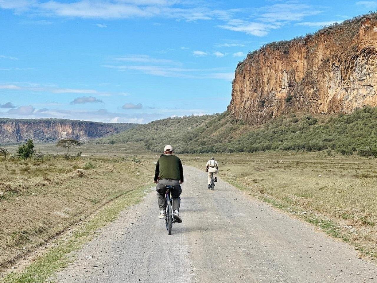 Hell's Gate, Lake Naivasha & Crescent Island Day Trip