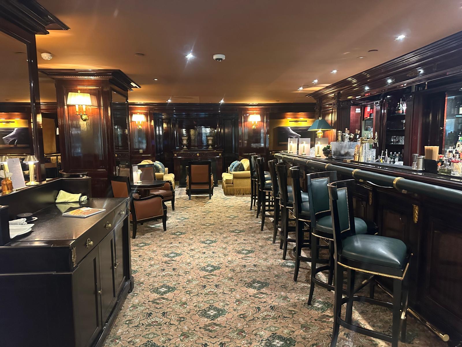 Parisian Evening: Perfume Crafting, Palais Garnier & Gourmet Dining