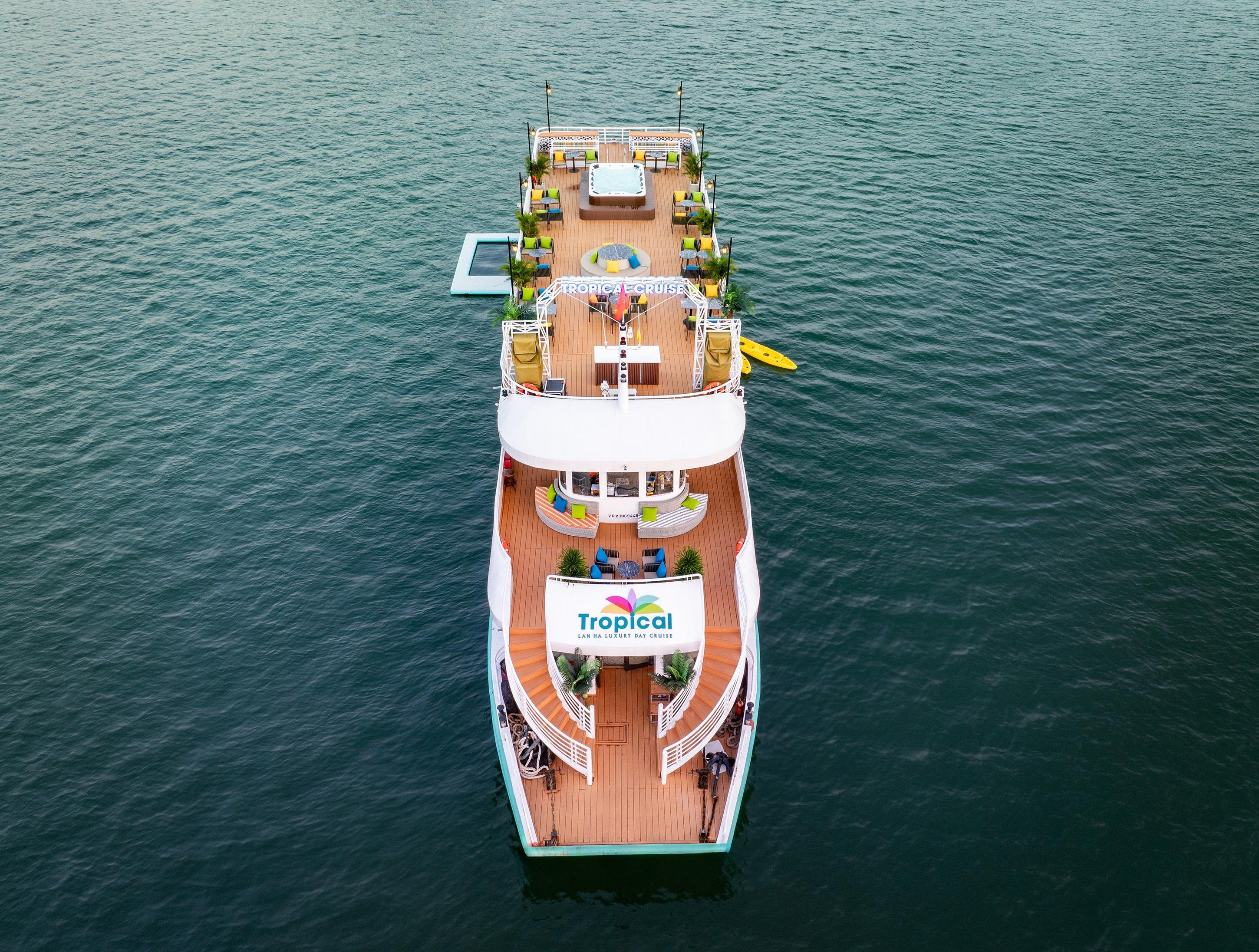 Ha Long to Lan Ha Bay Full-Day Cruise from Hanoi