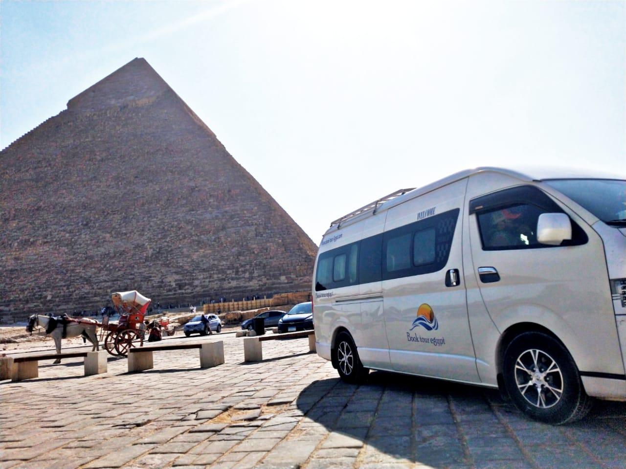 Sharm El Sheikh: Cairo Day Trip by Flight with Pyramids & GEM Museum