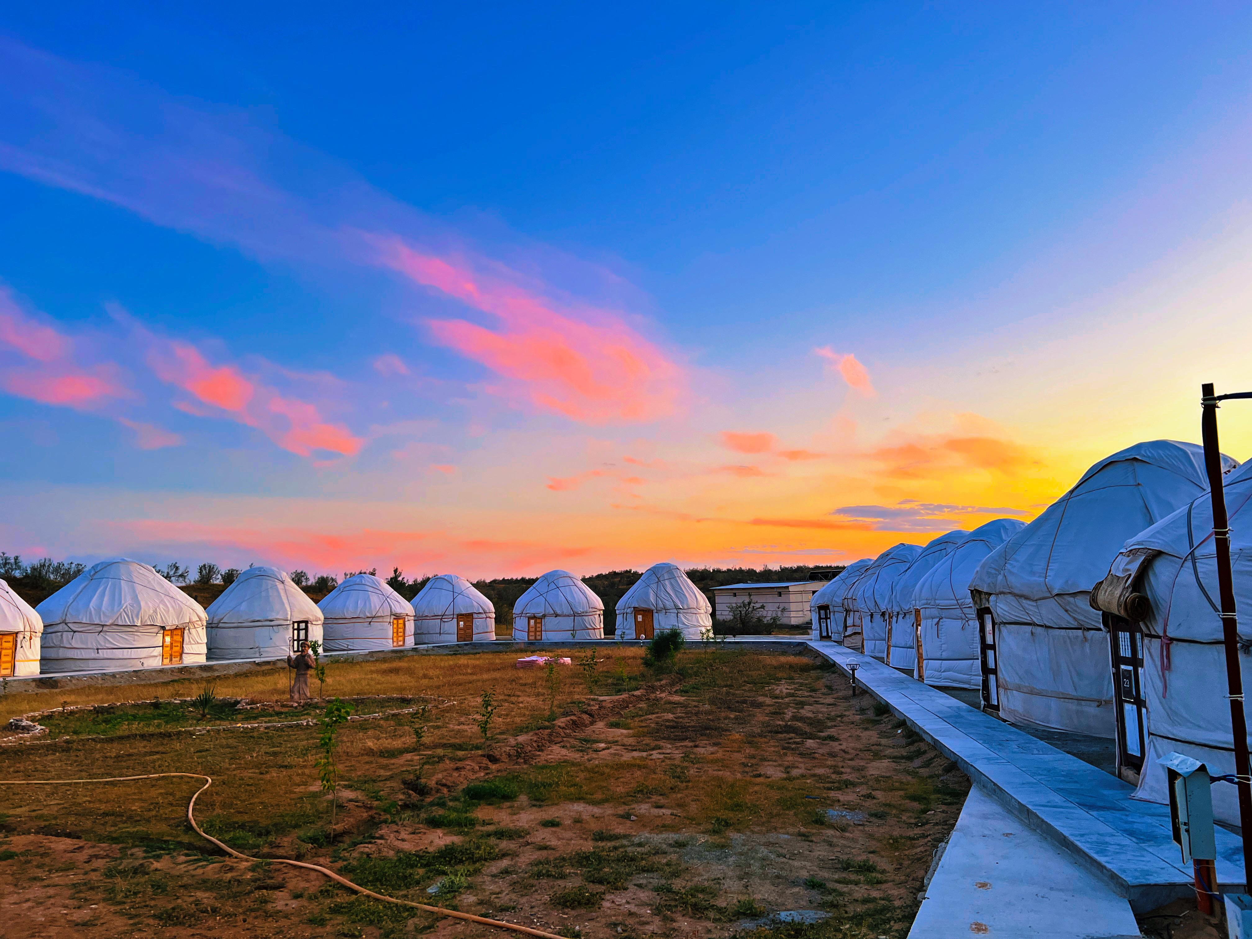 Aydarkul Lake & Desert Yurt Camp Adventure