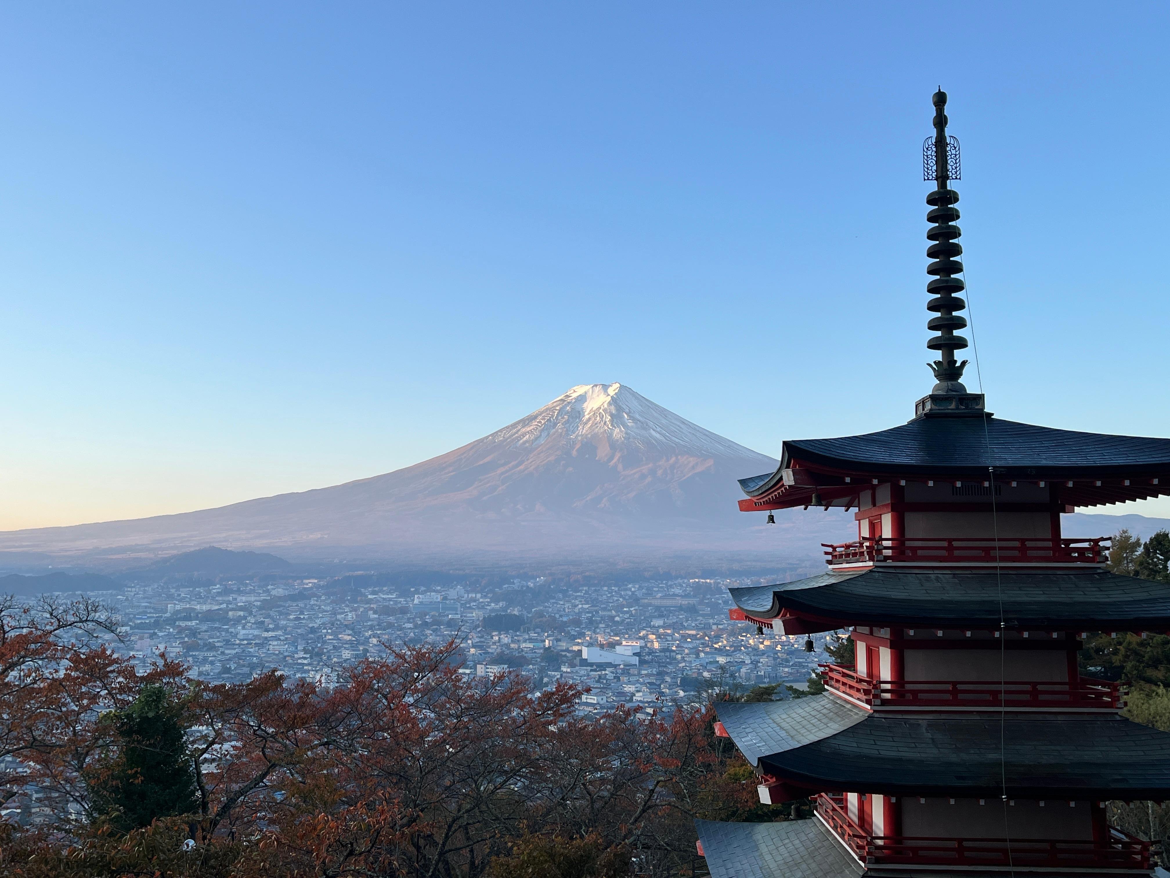 Mt. Fuji, Lake Kawaguchi & Chureito Pagoda Day Trip from Tokyo