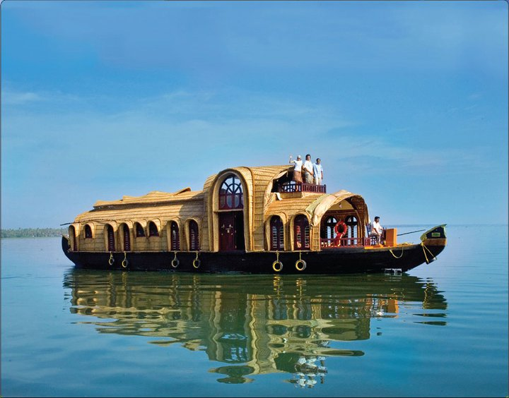 Vembanad Lake Houseboat Cruise from Kochi