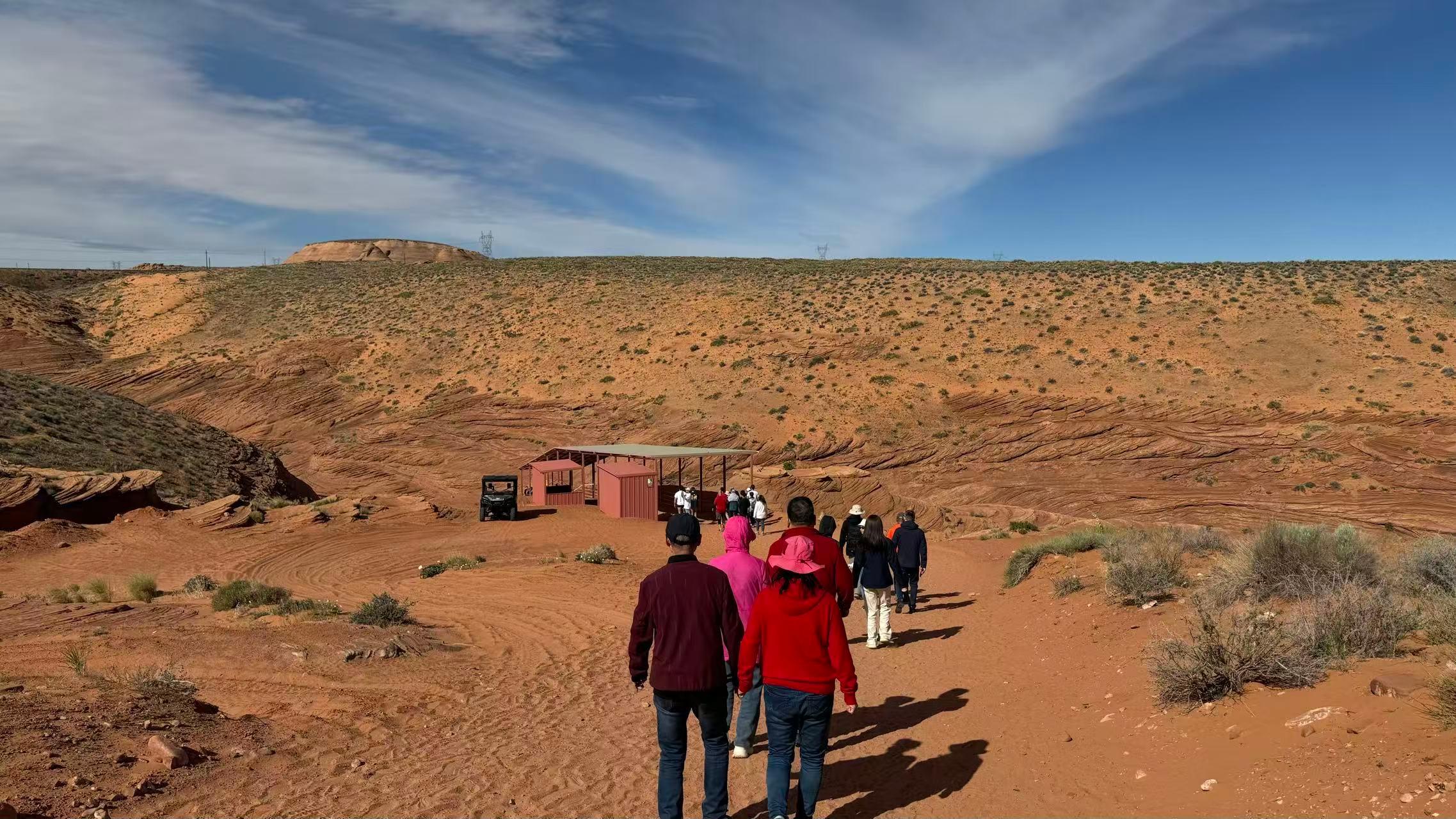 Page: Lower Antelope Canyon Tour with Trained Navajo Guide - 2026 (Verified Reviews)